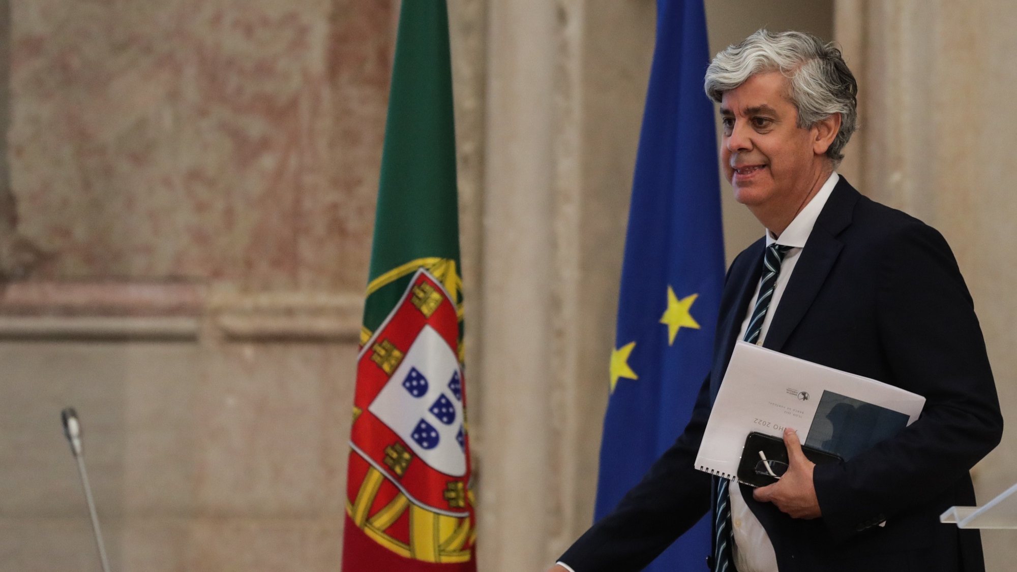 O governador do Banco de Portugal, Mário Centeno, durante a apresentação do Boletim Económico de junho atualiza as projeções para economia portuguesa até 2024, em Lisboa, 15 de junho de 2022. TIAGO PETINGA/LUSA