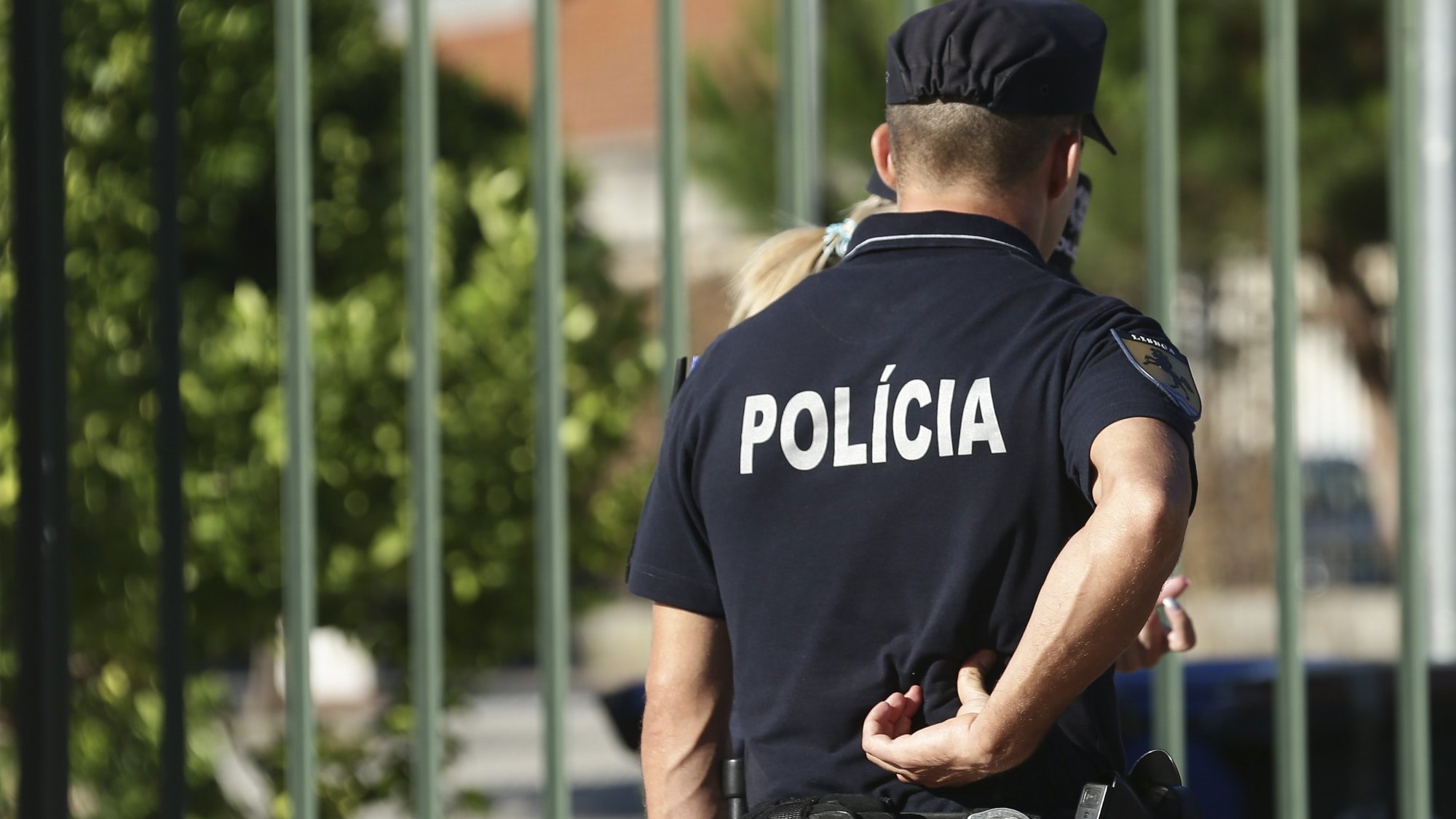 No espaço de cinco dias, uma farmácia foi assaltada duas vezes, tendo os ladrões levado 7.750 euros