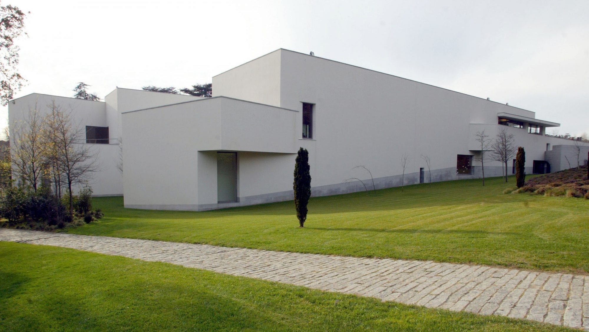 O Museu de Serralves foi um projeto assinado pelo arquiteto Álvaro Siza Vieira, que volta a trabalhar para a ampliação do espaço