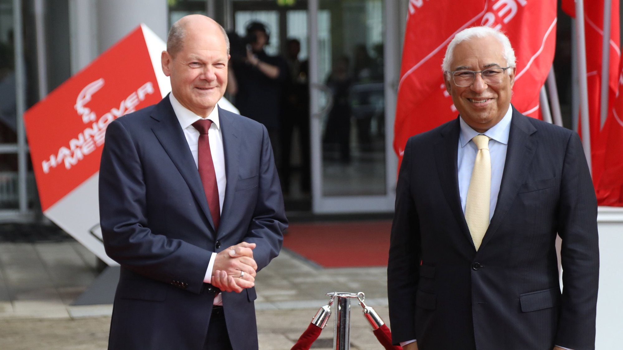 epa09985066 German Chancellor Olaf Scholz (L) meets Portuguese Prime Minister Antonio Costa (R) before the opening ceremony of the Hannover Industry fair (Hannover Messe) in Hanover, Germany, 29 May 2022. About 2,500 exhibitors are expected for the fair which opens on 30 May. Partner country in 2022 is Portugal.  EPA/FOCKE STRANGMANN