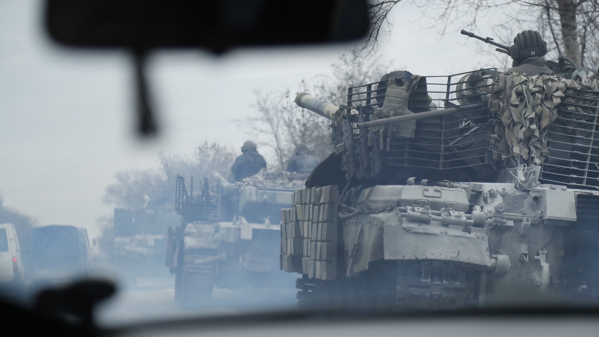 epa09783623 Ukrainian tanks moving near town of Severodonetsk east of Ukraine, 24 February 2022 (issued 25 February 2022). Russian troops entered Ukraine on 24 February prompting the country&#039;s president to declare martial law.  EPA/ZURAB KURTSIKIDZE