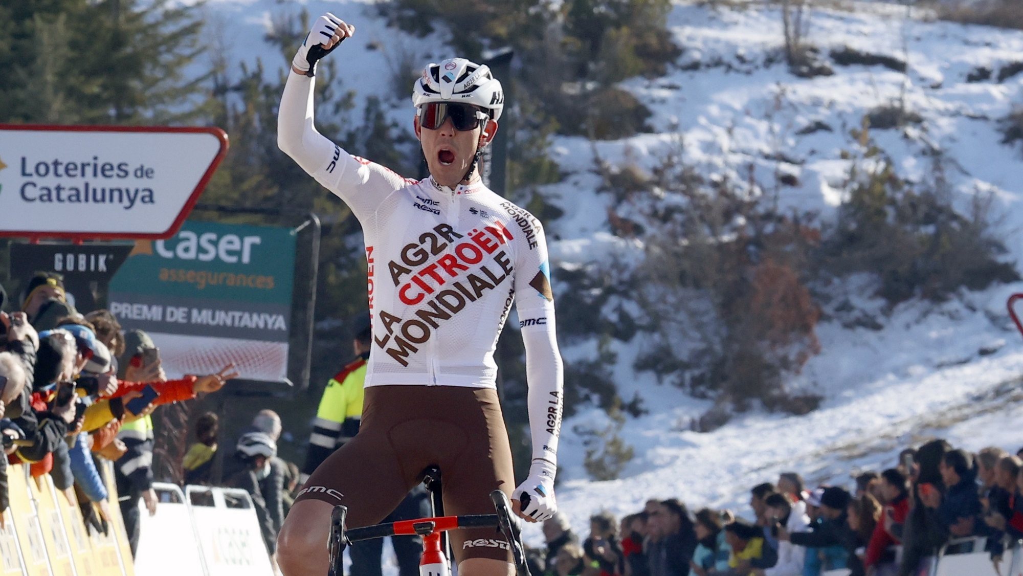 epa09844746 Australian rider Ben O&#039;Connor of Team AG2R celebrates winning the third stage of the Tour of Catalonia over 161.1km from Perpignan to La Molina, Spain, 23 March 2022.  EPA/Toni Albir