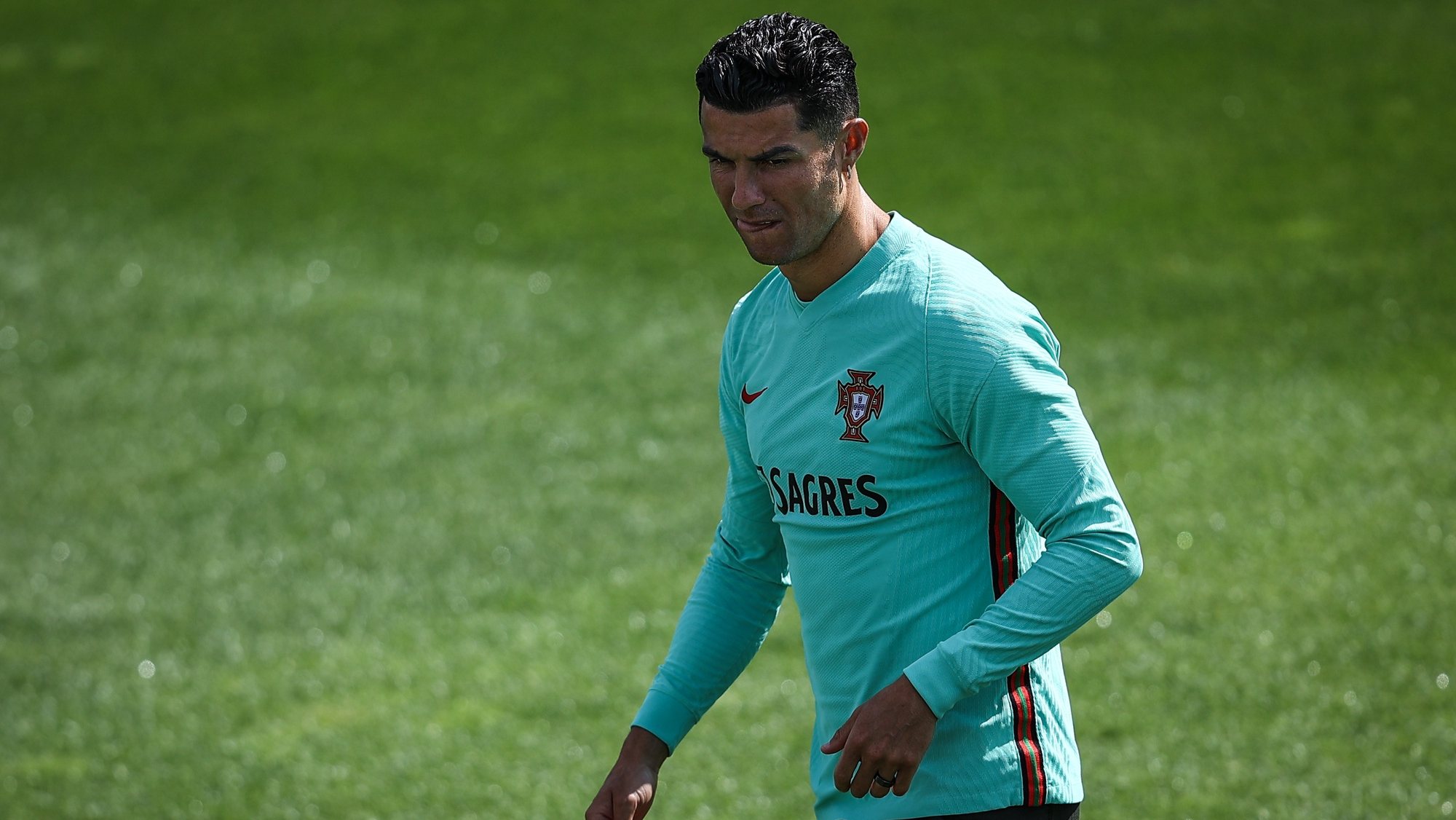 Portugal soccer team player Cristiano Ronaldo during a training session at Cidade do Futebol in Oeiras, outskirts of Lisbon, Portugal, 08 June 2022. Portugal will play against the Czech Republic on 09th June and Switzerland on 12th June for the upcoming UEFA Nations League. RODRIGO ANTUNES/LUSA