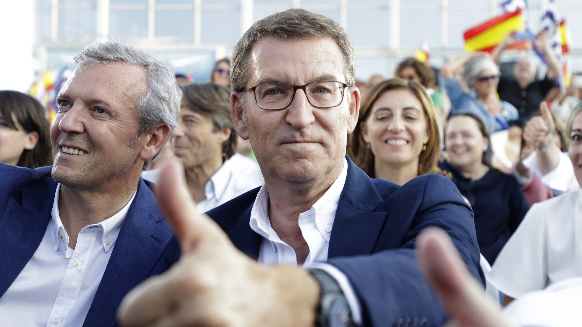 epa10760961 Spanish People&#039;s Party (PP) leader and candidate for Prime Minister Alberto Nunez Feijoo takes part in the last campaign day ahead of the country&#039;s general elections, in A Coruna, Spain, 21 July 2023. Spain holds general elections on 23 July.  EPA/Cabalar