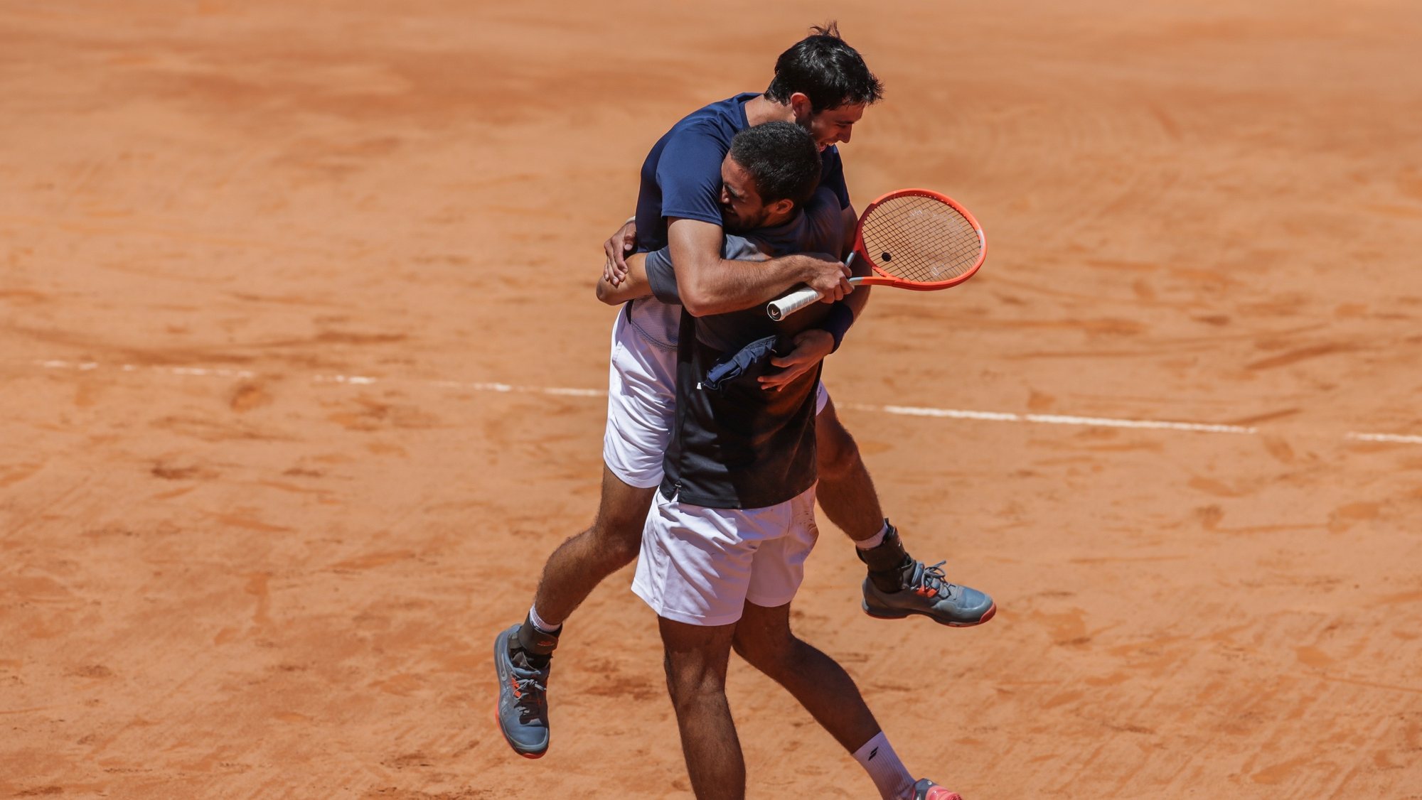 A dupla de tenistas portugueses Nuno Borges e Francisco Cabral venceu a final de pares do Estoril Open 2022, contra a dupla composta por Maximo Gonzalez e Andre Goransson Estoril, 01 de maio de 2022. TIAGO PETINGA/LUSA