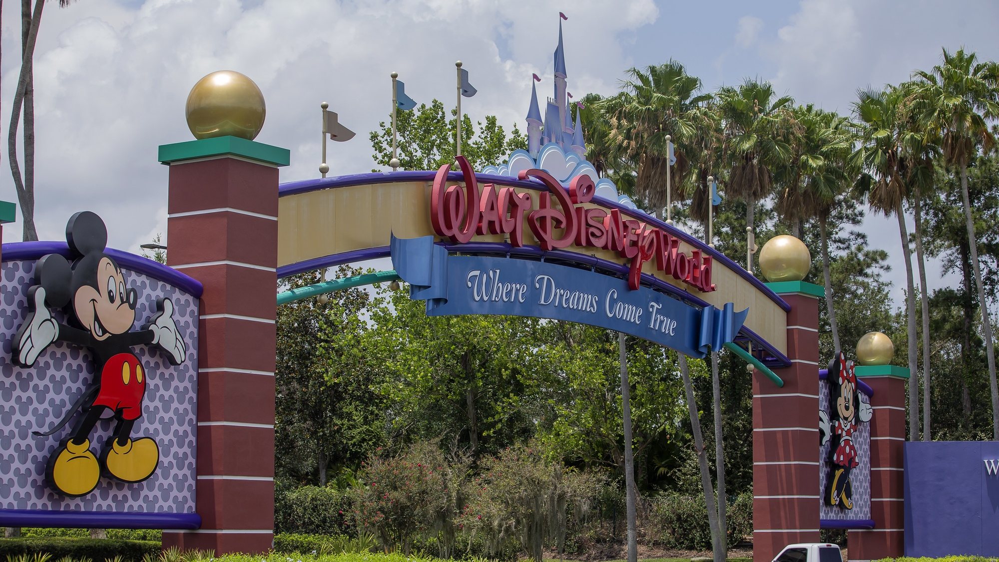 epa08843708 (FILE) - The main entrance to the Walt Disney World Resort of theme parks outside of Orlando, Florida, USA, 28 May 2020 (reissued 26 November 2020). Walt Disney Co, struggling with dwindling numbers of visitors due to Coronavirus, stated 26 November 2020 the company would reduce their workforce and cut some 32,000 jobs within the first six months in 2021. The new total of 32,000 job cuts includes the 28,000 job cuts the company announced in September 2020. Most of the job will be lost at Disney&#039;s theme parks.  EPA/ERIK S. LESSER *** Local Caption *** 56115975