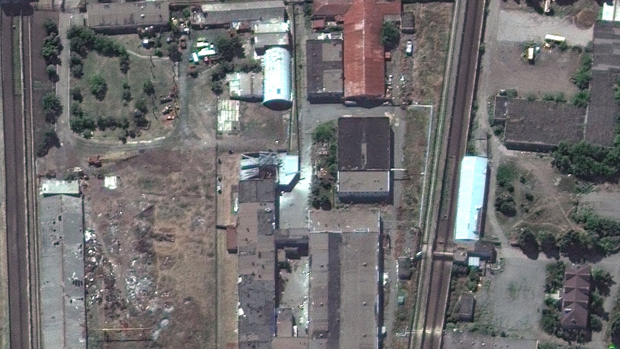 epa10099593 A handout satellite image made available by Maxar Technologies shows the Olenivka prison in the Donetsk region of Ukraine where more than 50 people reportedly died following an attack and explosion at the prison early on 29 July (issued 31 July 2022). Russian officials said that 53 Ukrainian POWs were killed in the attack on the compound located in the DPR-controlled region, for which both Ukraine and Russia blame each other. Russian troops on 24 February entered Ukrainian territory, starting a conflict that has provoked destruction and a humanitarian crisis.  EPA/MAXAR TECHNOLOGIES HANDOUT -- MANDATORY CREDIT: SATELLITE IMAGE 2022 MAXAR TECHNOLOGIES -- THE WATERMARK MAY NOT BE REMOVED/CROPPED -- HANDOUT EDITORIAL USE ONLY/NO SALES