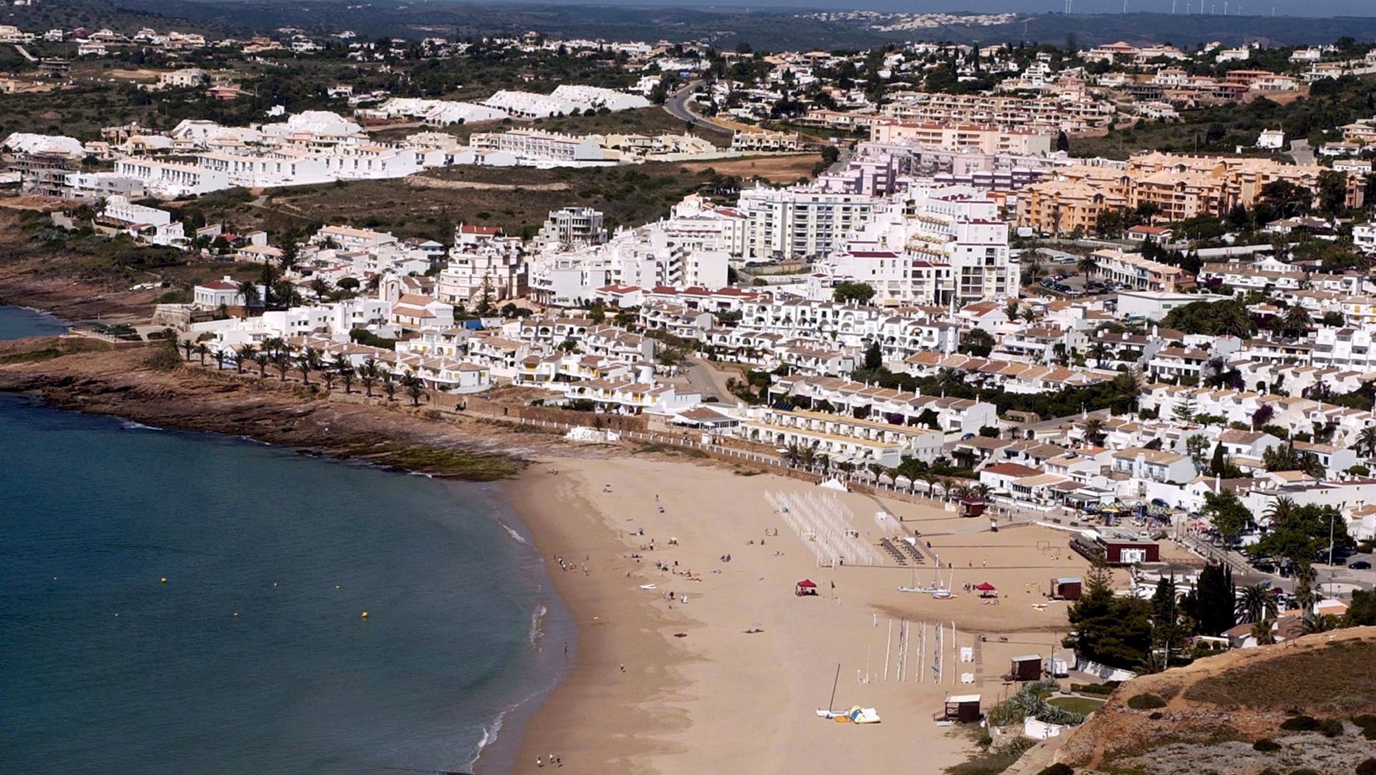 epa08463388 (FILE) A file picture dated 04 May 2007 shows a general view of Praia da Luz, near Lagos, Portugal, from where three-year-old British girl Madeleine McCann vanished from her family&#039;s holiday apartment the previous night, 03 May. According to reports on 03 June 2020, a 43-year old German prisoner is identified as suspect in the disappearance of Madeleine McCann.  EPA/LUIS FORRA *** Local Caption *** 51397912
