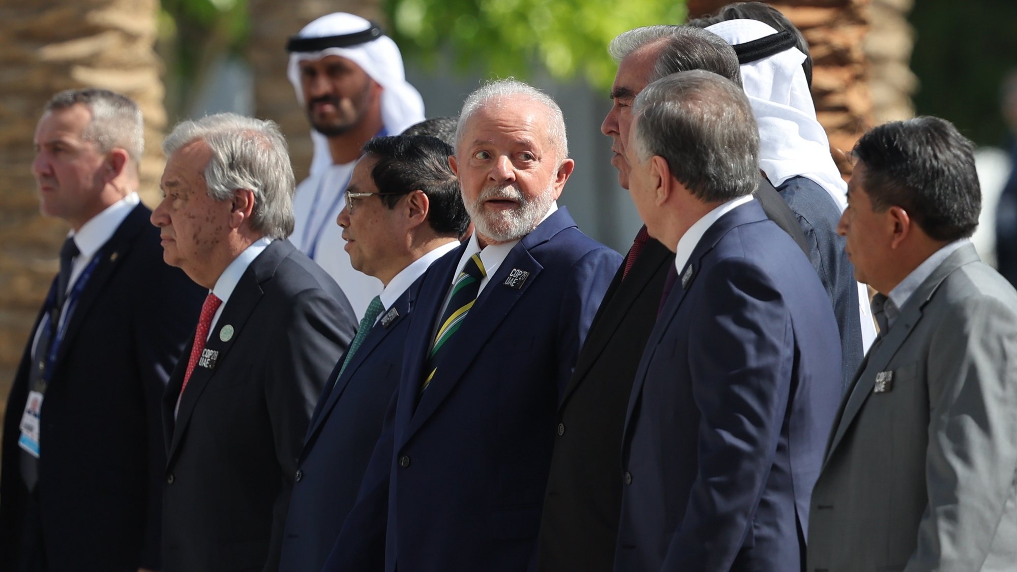 epa11005890 President of Brazil Luiz Inacio Lula da Silva (C) walks with other leaders during the 2023 United Nations Climate Change Conference (COP28) at Expo City Dubai in Dubai, UAE, 01 December 2023. The 2023 United Nations Climate Change Conference (COP28), runs from 30 November to 12 December, and is expected to host one of the largest number of participants in the annual global climate conference as over 70,000 estimated attendees, including the member states of the UN Framework Convention on Climate Change (UNFCCC), business leaders, young people, climate scientists, Indigenous Peoples and other relevant stakeholders will attend.  EPA/ALI HAIDER