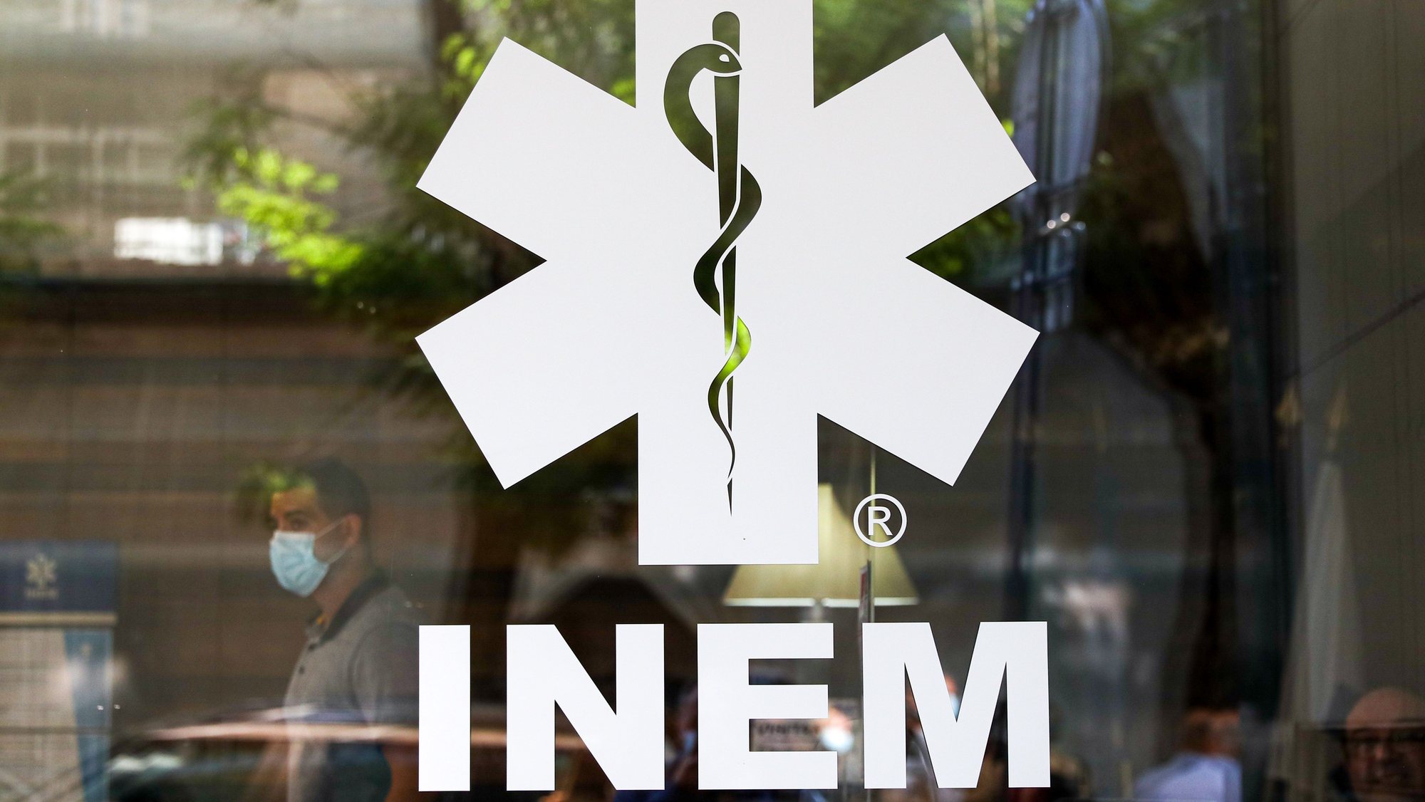 Logótipo do INEM