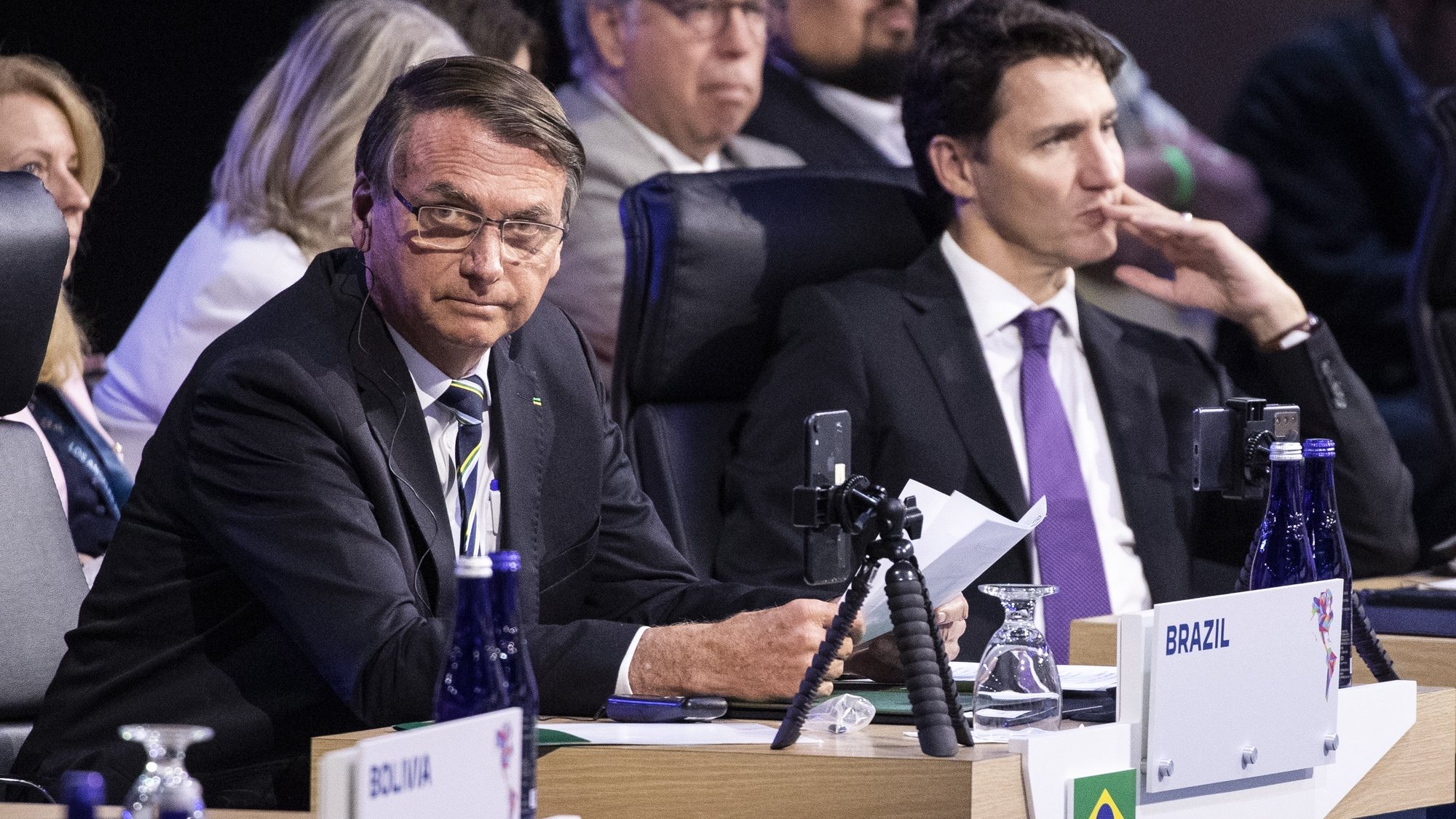 epa10006441 Prime Minister of Canada Justin Trudeau (R) and President of Brazil Jair Bolsonaro attend the second plenary session of the 2022 Summit of the Americas in Los Angeles, California, USA, 10 June 2022.  EPA/ETIENNE LAURENT