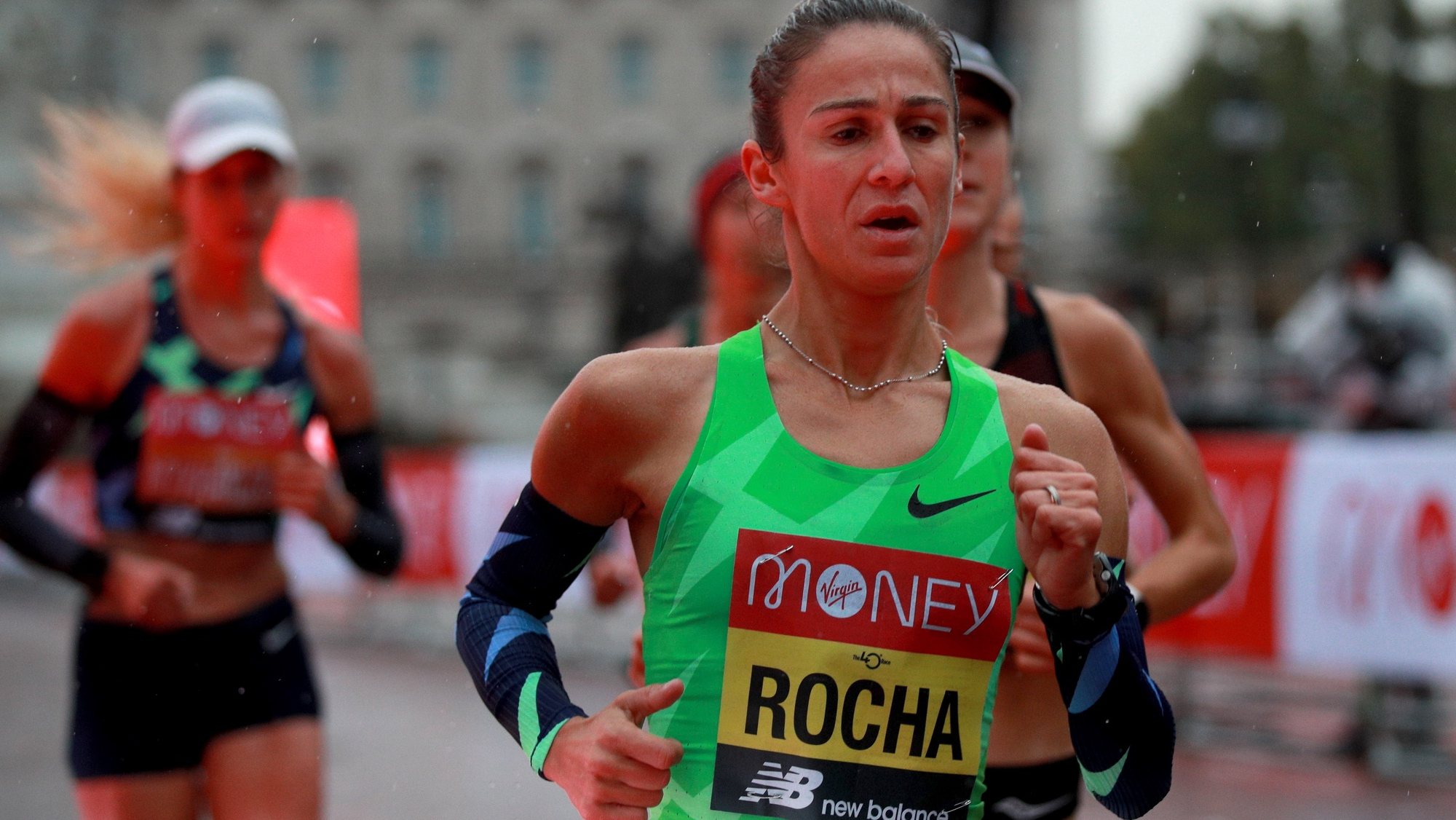 epa08718971 Carla Salome Rocha of Portugal competes in the elite women&#039;s race during the London Marathon in London, Britain, 04 October 2020.  EPA/Ian Walton / POOL