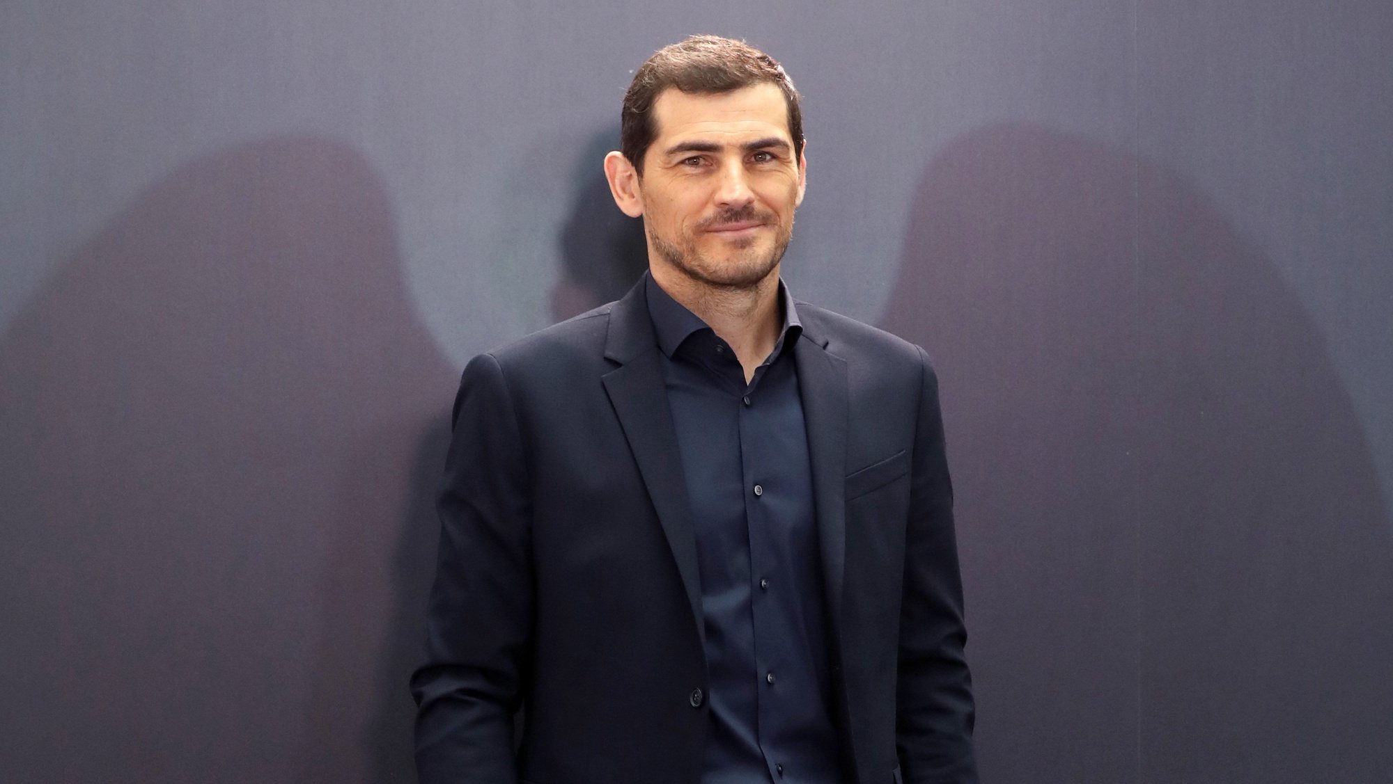 epa08827106 Spanish former goalkeeper lKer Casillas poses during the presentation of Movistar + documentary series &#039;Hang Up the Wings&#039; in Madrid, Spain, 18 November 2020. The documentary series on Casillas&#039; career will be released on the upcoming 27 November.  EPA/J.J.Guillen