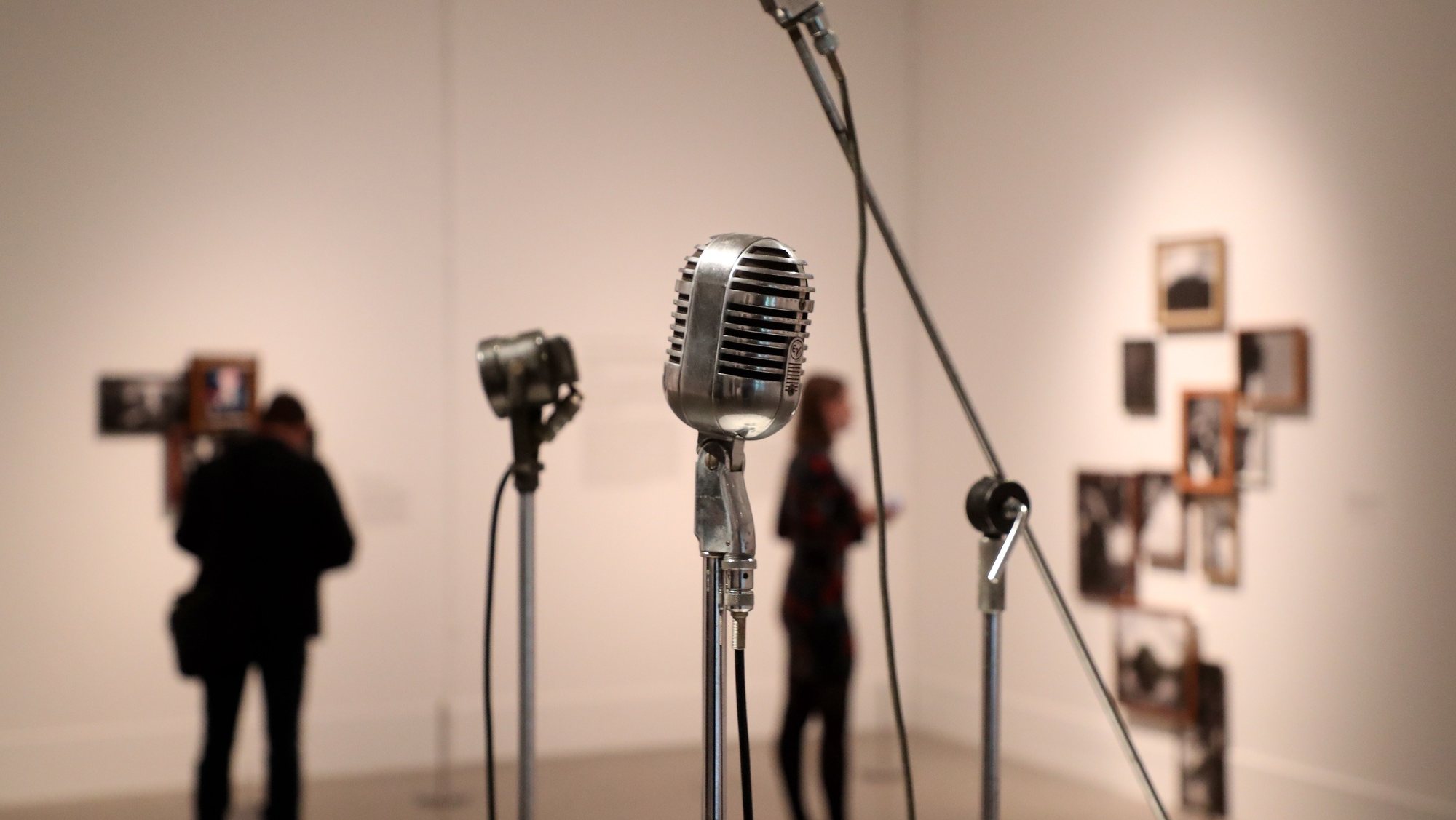 epa07452755 Microphones on display at the exhibition &#039;Michael Jackson: On the Wall&#039; during a press preview at the Bundeskunsthalle in Bonn, Germany, 21 March 2019. The show explores the influence of late US musician Michael Jackson in contemporary art. The exhibition runs from 22 March to 14 July 2019.  EPA/FRIEDEMANN VOGEL
