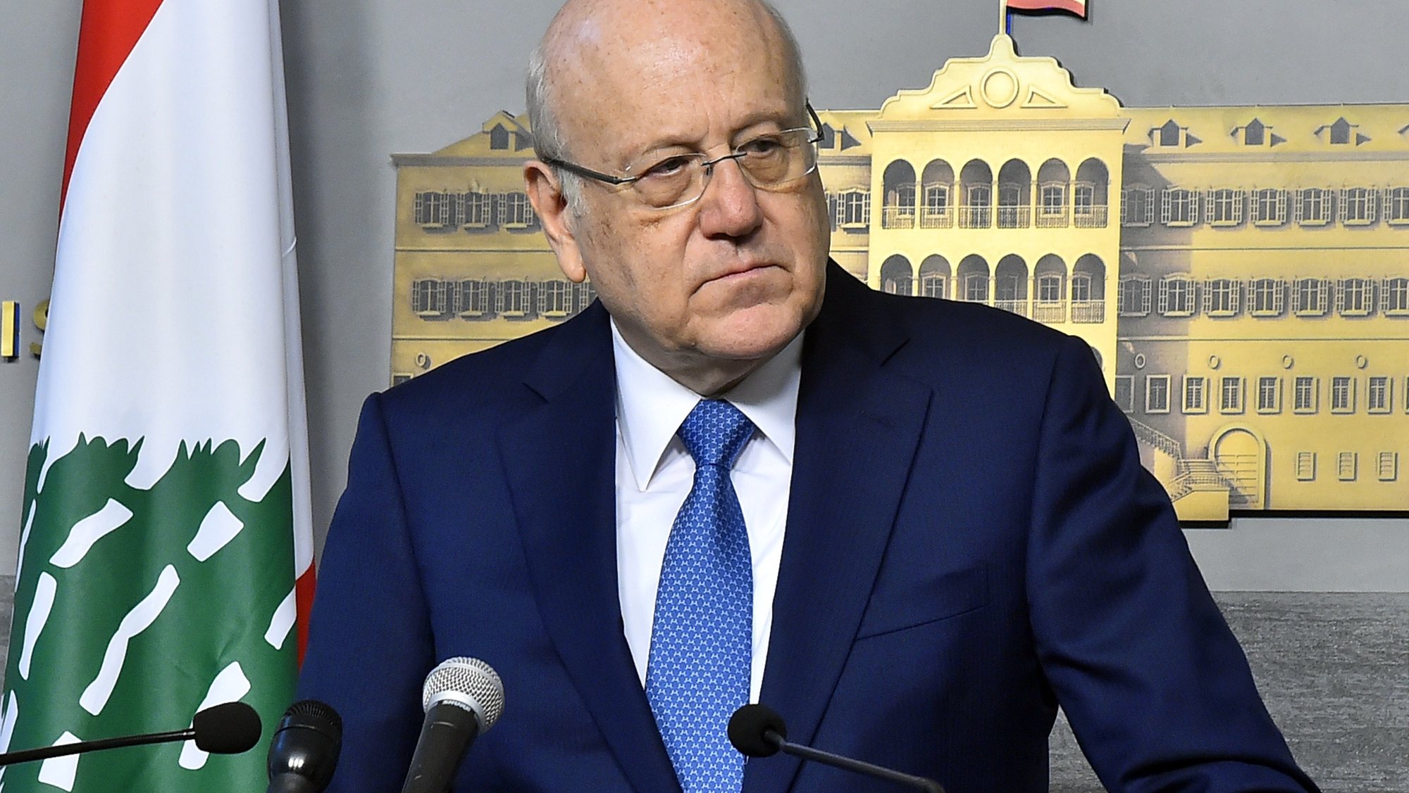 epa10545351 A handout photo made available by the Lebanese Government photography provider Dalati and Nohra shows Lebanese caretaker Prime Minister Najib Mikati speaks during a news conference after a cabinet meeting at the government palace in downtown Beirut, 27 March 2023. Lebanese caretaker Prime Minister Najib Mikati said the Council of Ministers voted during its meeting on 27 March to move the clock forward one hour on Wednesday night 29 March.  EPA/DALATI&amp;NOHRA HANDOUT  HANDOUT EDITORIAL USE ONLY/NO SALES