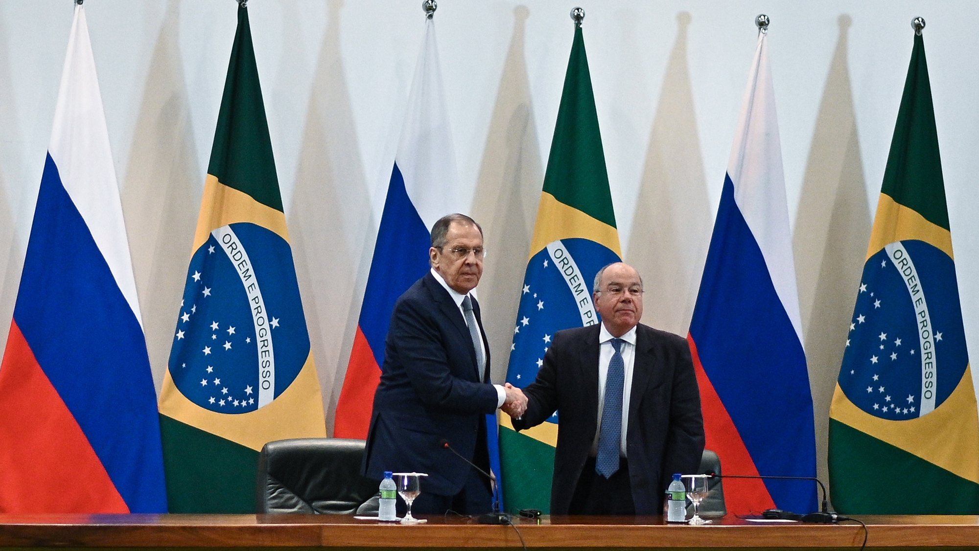 epa10577268 Russian Foreign Minister Sergei Lavrov takes part in a press conference along with Brazilian Foreign Minister Mauro Vieira (R), at the Itamaraty Palace in Brasilia, Brazil, 17 April 2023. Russian Foreign Minister Lavrov visits Brazil at the beginning of a tour of the Latin American countries that have the best relations with Moscow.  EPA/ANDRE BORGES