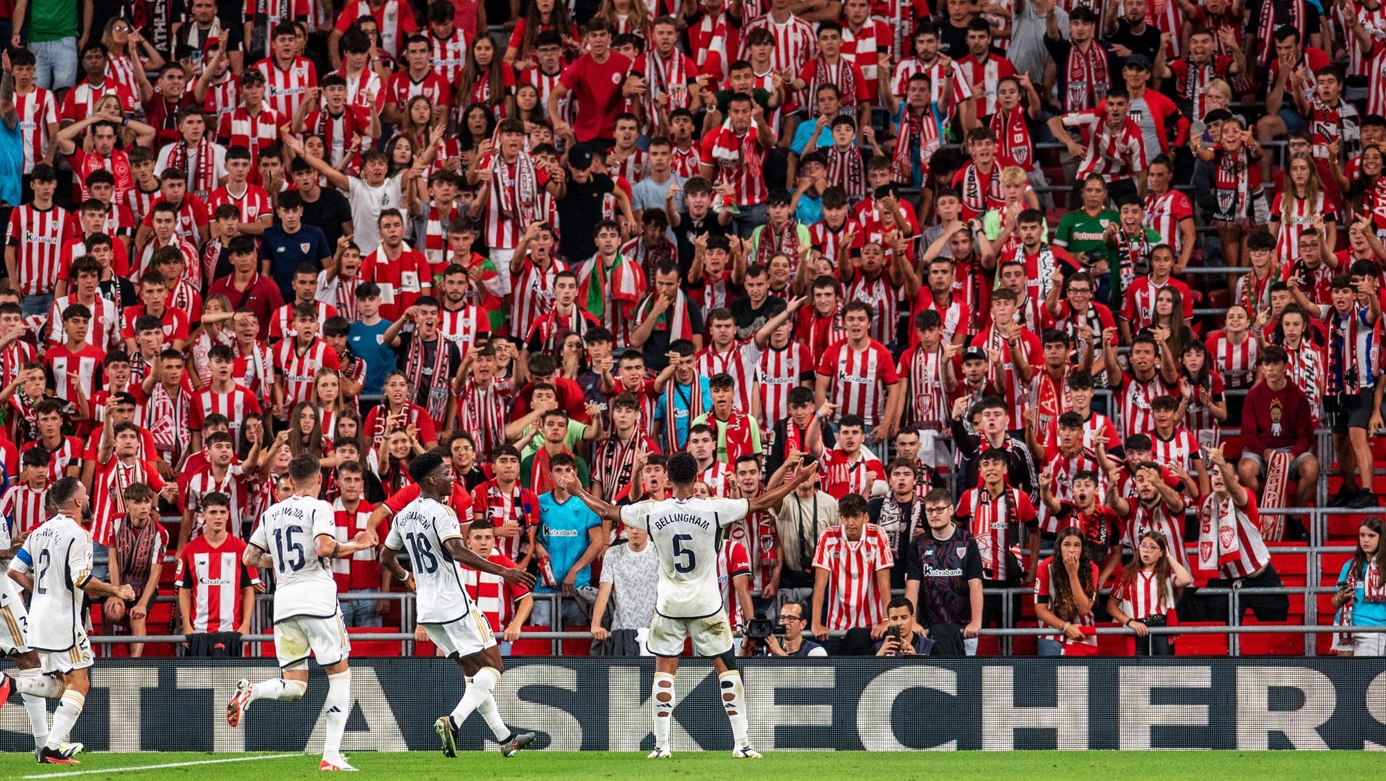 epa10797825 Real Madrid&#039;s Jude Bellingham celebrates after scoring the 0-2 goal during the LaLiga soccer match between Athletic Club and Real Madrid, in Bilbao, Spain, 12 August 2023.  EPA/Javier Zorrilla