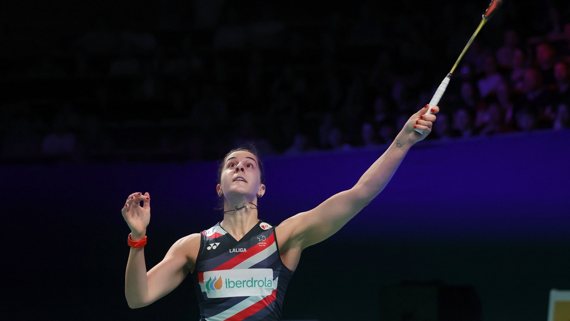 epa11278142 Carolina Marin of Spain in action during her final match against Kirsty Gilmour of Scotland at the Badminton European Championships 2024 in Saarbruecken, Germany, 14 April 2024.  EPA/RONALD WITTEK