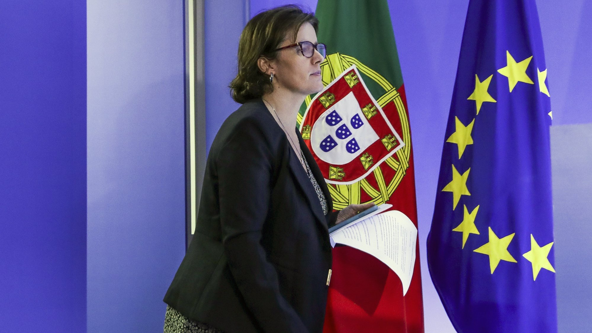 A ministra da Presidência, Mariana Vieira da Silva, à chegada para o briefing da Reunião do Conselho de Ministros, em Algés, Lisboa, 03 de novembro de 2022. TIAGO PETINGA/LUSA