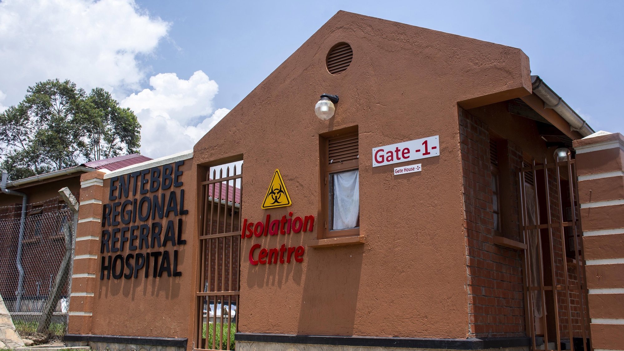 epa10255239 A general view on the Entebbe Regional Referral Hospital Isolation Centre in Entebbe, Uganda, 20 october 2022. A total of 64 positive cases and 24 deaths have so far been confirmed in Uganda since the outbreak of the deadly Ebola virus a month ago in Uganda.  EPA/ISAAC KASAMANI