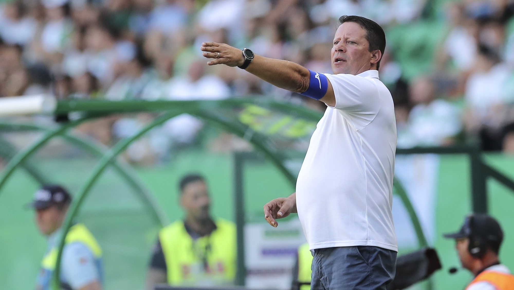 Portimonense&#039;s head coach Paulo Sergio gestures during the Portuguese First League soccer match between Sporting vs Portimonense, held at Alvalade stadium in Lisbon, Portugal, 10 September de 2022. MIGUEL A. LOPES/LUSA