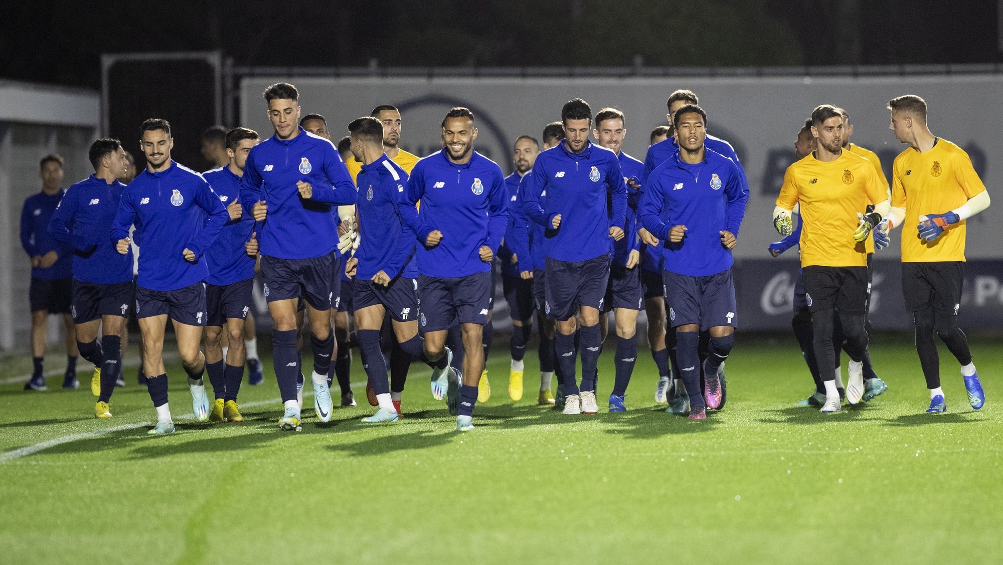 epa10277529 FC Porto players during a training session in Porto, Portugal, 31 October 2022. FC Porto play Atletico Madrid in their UEFA Champions League macth on 01 November.  EPA/JOSE COELHO