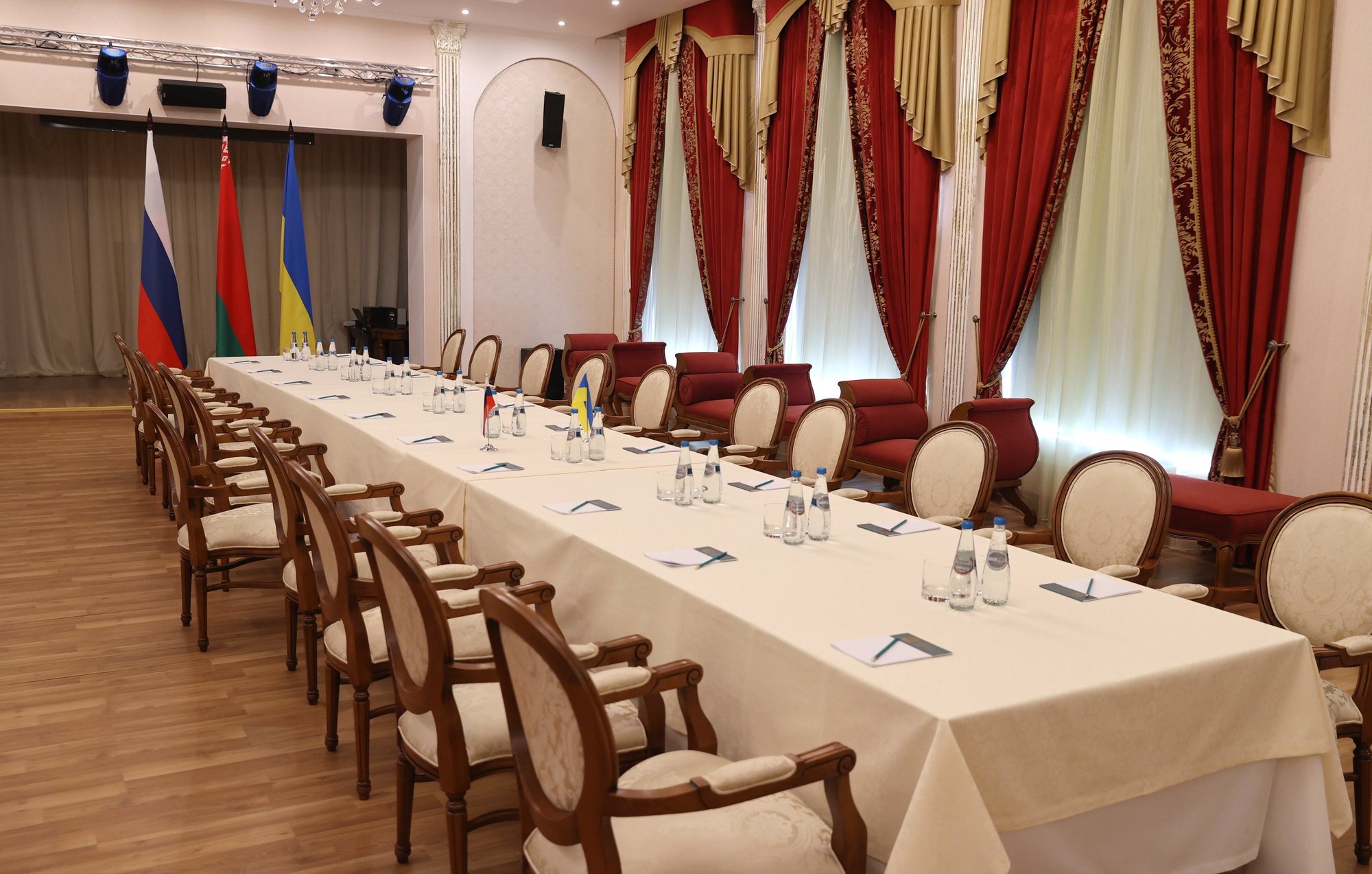 epa09791270 A handout picture made available by Belta news agency shows a hall at Rumyantsev-Paskevich Palace, the venue hosting the talks between Ukrainian and Russian delegations, in Grodno, Belarus, 28 February 2022. Russian troops entered Ukraine on 24 February prompting the country&#039;s president to declare martial law and triggering a series of announcements by Western countries to impose severe economic sanctions on Russia.  EPA/BELTA HANDOUT  HANDOUT EDITORIAL USE ONLY/NO SALES