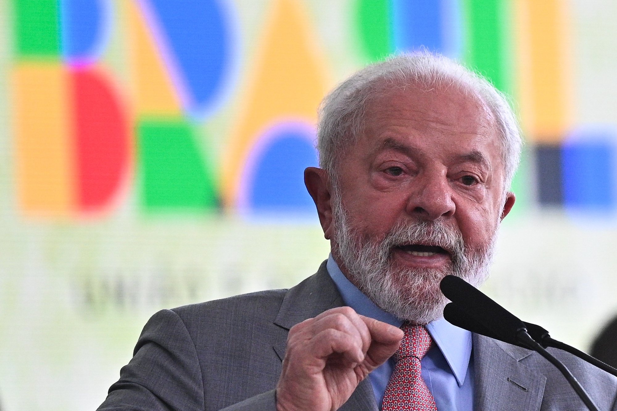 epa10860846 Brazil&#039;s President Luiz Inacio Lula da Silva speaks during the signing ceremony of the Fuel for the Future program bill, at the Planalto Palace in Brasilia, Brazil, 14 September 2023. The Future Fuel is aimed to reduce greenhouse gas emissions and promote the use of cleaner fuels, it will increase the share of Ethanol in gasoline blends.  EPA/Andre Borges