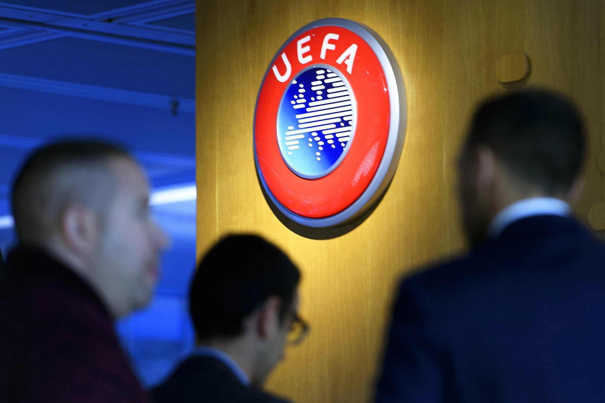 epa08487680 (FILE) - The UEFA logo on display after the meeting of the UEFA Executive Committee at the UEFA headquarters in Nyon, Switzerland, 07 December 2017 (re-issued on 16 June 2020). Lisbon&#039;s Estadio da Luz is expected to host the 2020 UEFA Champions League final in a decision by the UEFA executive committee set to be announced on 17 June 2020.  EPA/LAURENT GILLIERON *** Local Caption *** 55993944