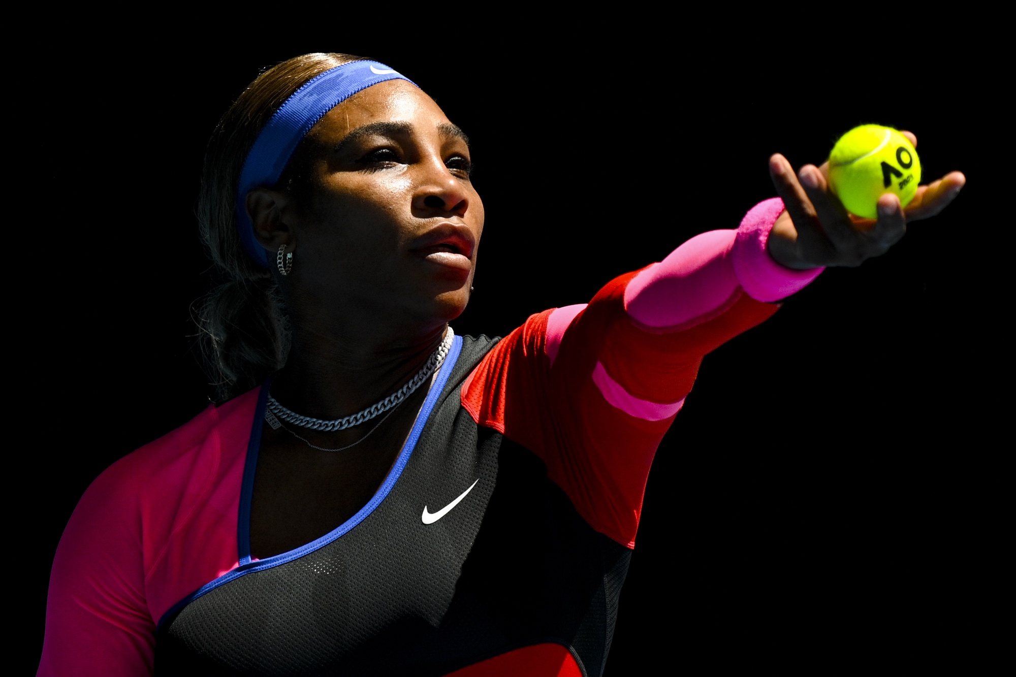 epa09005659 Serena Williams of the United States of America in action during her third round women&#039;s singles match against Anastasia Potapova of Russia at the Australian Open Grand Slam tennis tournament in Melbourne, Australia, 12 February 2021.  EPA/DEAN LEWINS