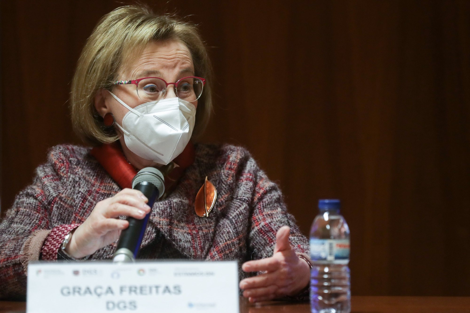 A diretora-geral da Saúde, Graça Freitas, durante a conferência de imprensa com atualização da informação sobre a vacina covid-19 da Astrazeneca, realizada nas instalações do Infarmed, em Lisboa, 15 de março de 2021. TIAGO PETINGA/LUSA