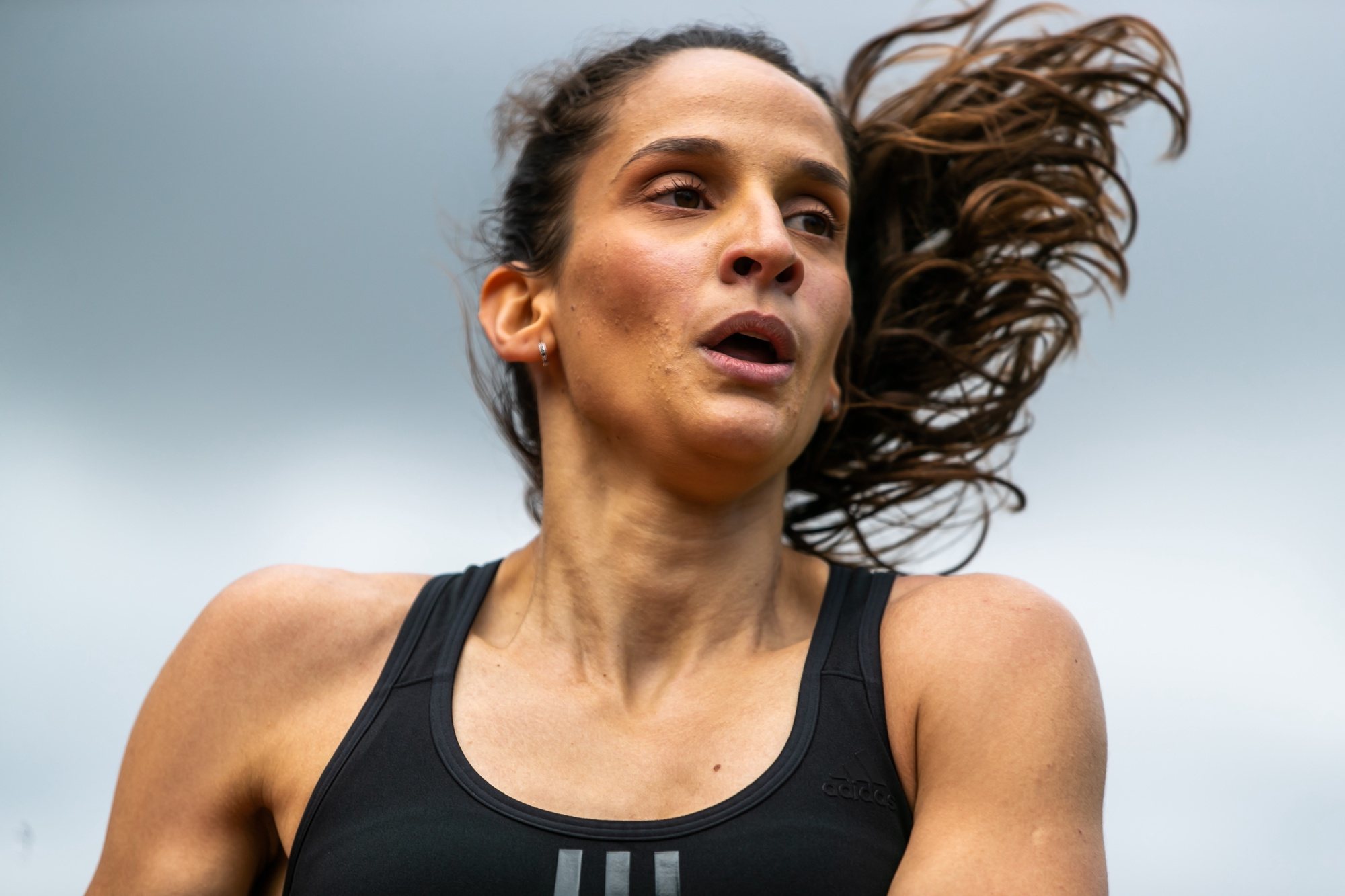 A atleta corredora dos 400 metros, Cátia Azevedo, regressa aos treinos dois meses depois de devido à situação de pandemia de covid-19, no CAR - Centro de Alto Rendimento do Jamor, Oeiras, 12 de maio de 2020. (ACOMPANHA TEXTO DE 14 DE MAIO DE 2020). JOSÉ SENA GOULÃO/LUSA.