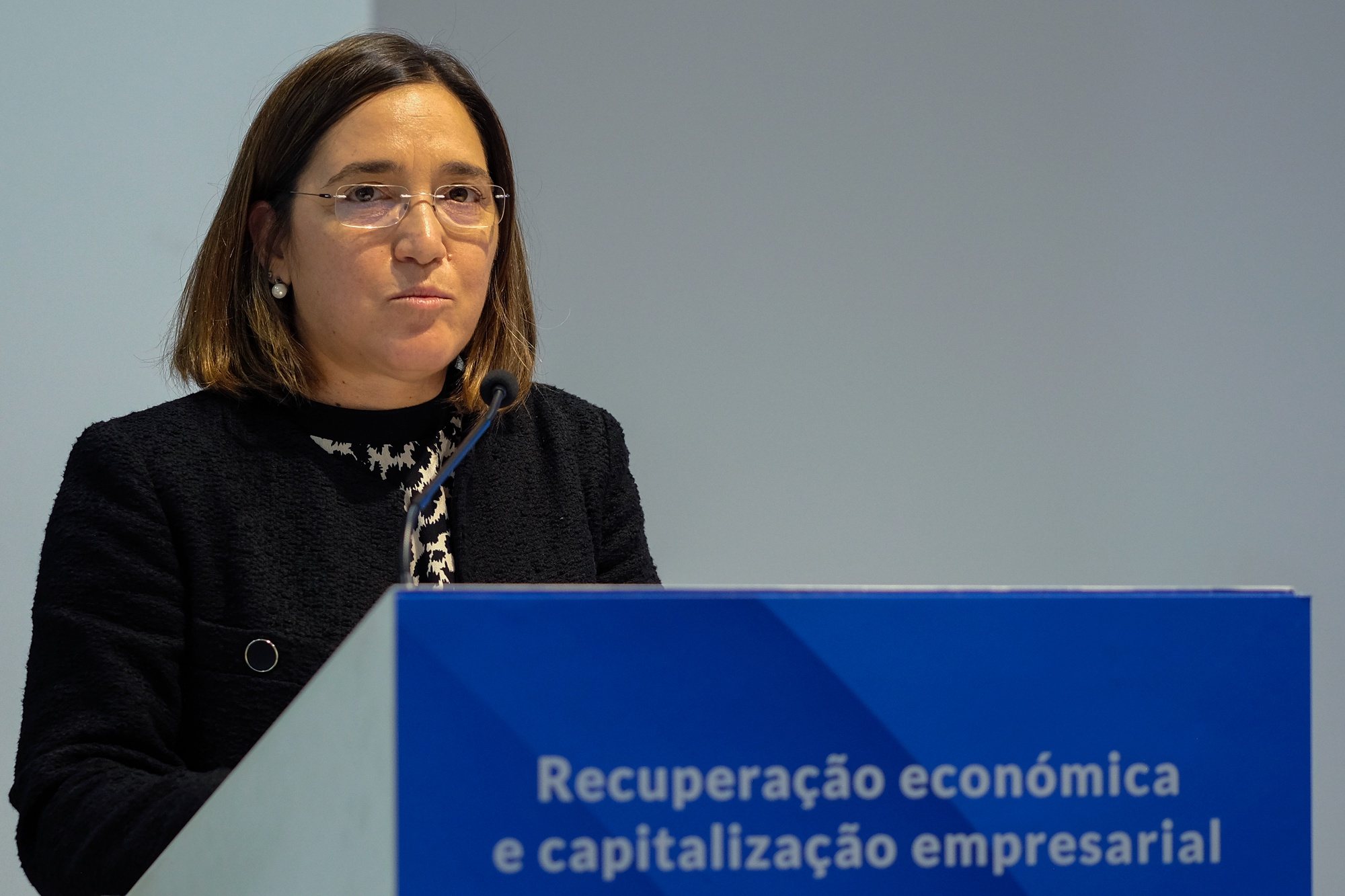 A presidente executiva do Banco Português de Fomento, Beatriz Freitas, discursa na apresentação de medidas de apoio de Recuperação Económica, que decorreu na Porto Business School, em Matosinhos, 13 de julho de 2021. FERNANDO VELUDO/LUSA