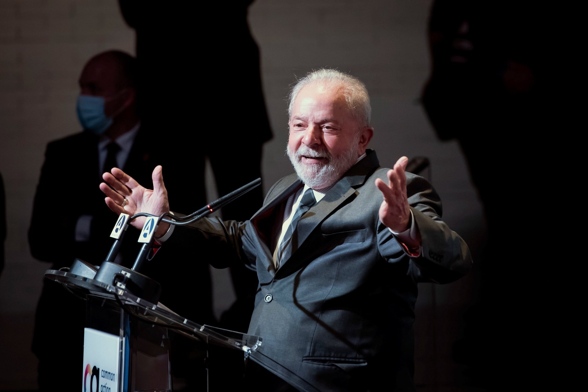 O antigo presidente do Brasil, Lula da Silva num seminário em Madrid