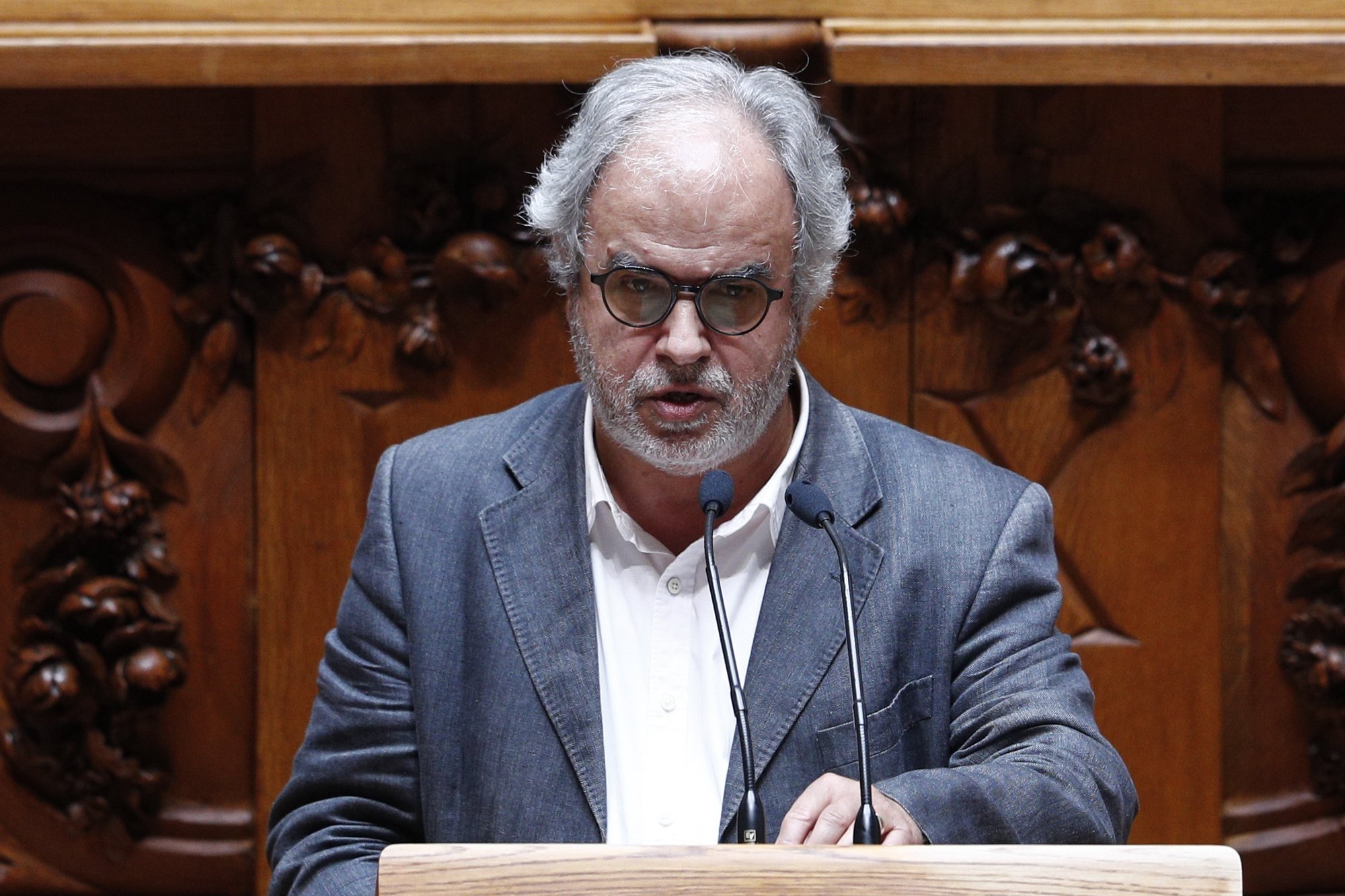 O deputado do Bloco de Esquerda (BE), José Manuel Pureza, intervém durante o debate sobre o enriquecimento injustificado, que decorreu na Assembleia da República em Lisboa, 25 de junho de 2021.  ANTÓNIO COTRIM/LUSA