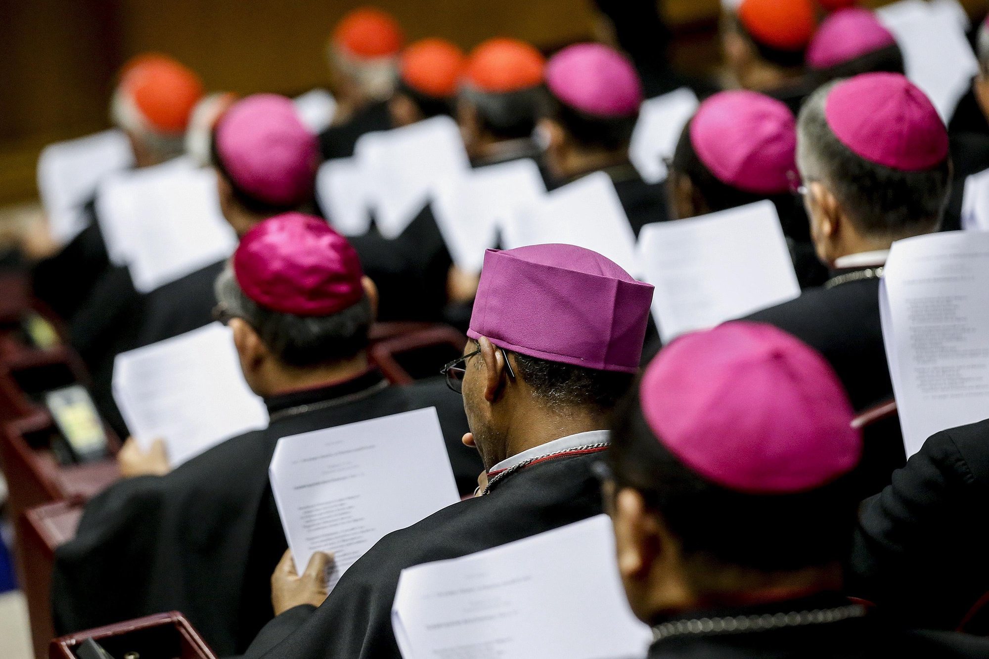 epa07123922 Bishops during the Synod of Bishops, focusing on Young People, the Faith and Vocational Discernment, in the Vatican City, 27 October 2018.  EPA/FABIO FRUSTACI