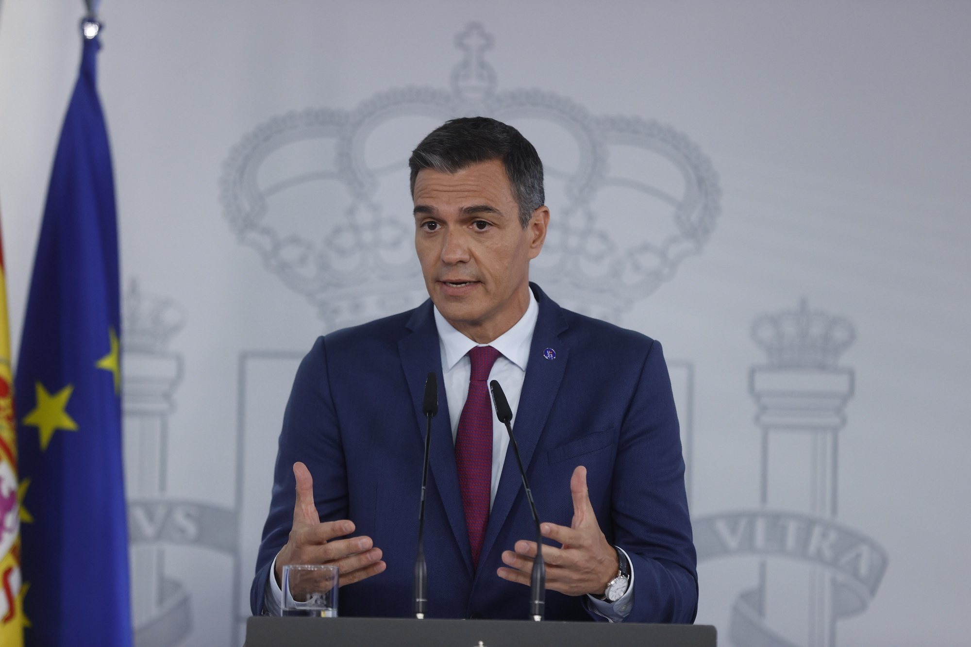 epa10813413 Spain&#039;s acting Prime Minister and leader of the socialist party Pedro Sanchez addresses a press conference at Moncloa Presidential Palace after his meeting with Spain&#039;s King Felipe VI in Madrid, Spain, 22 August 2023. King Felipe VI is to meet leaders from the seven political parties represented at Parliament before proposing a candidate for Prime Minister to be voted at Parliament.  EPA/Juan Carlos Hidalgo