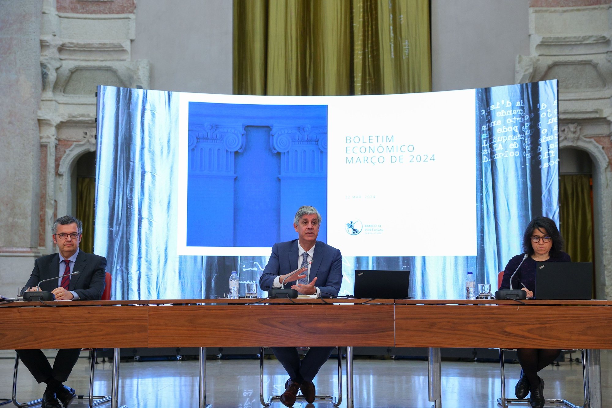 O Governador do Banco de Portugal, Mário Centeno(C), intervem durante a apresentação do Boletim Económico de março, em  Lisboa, 22 de março de 2024. ANTÓNIO COTRIM/LUSA