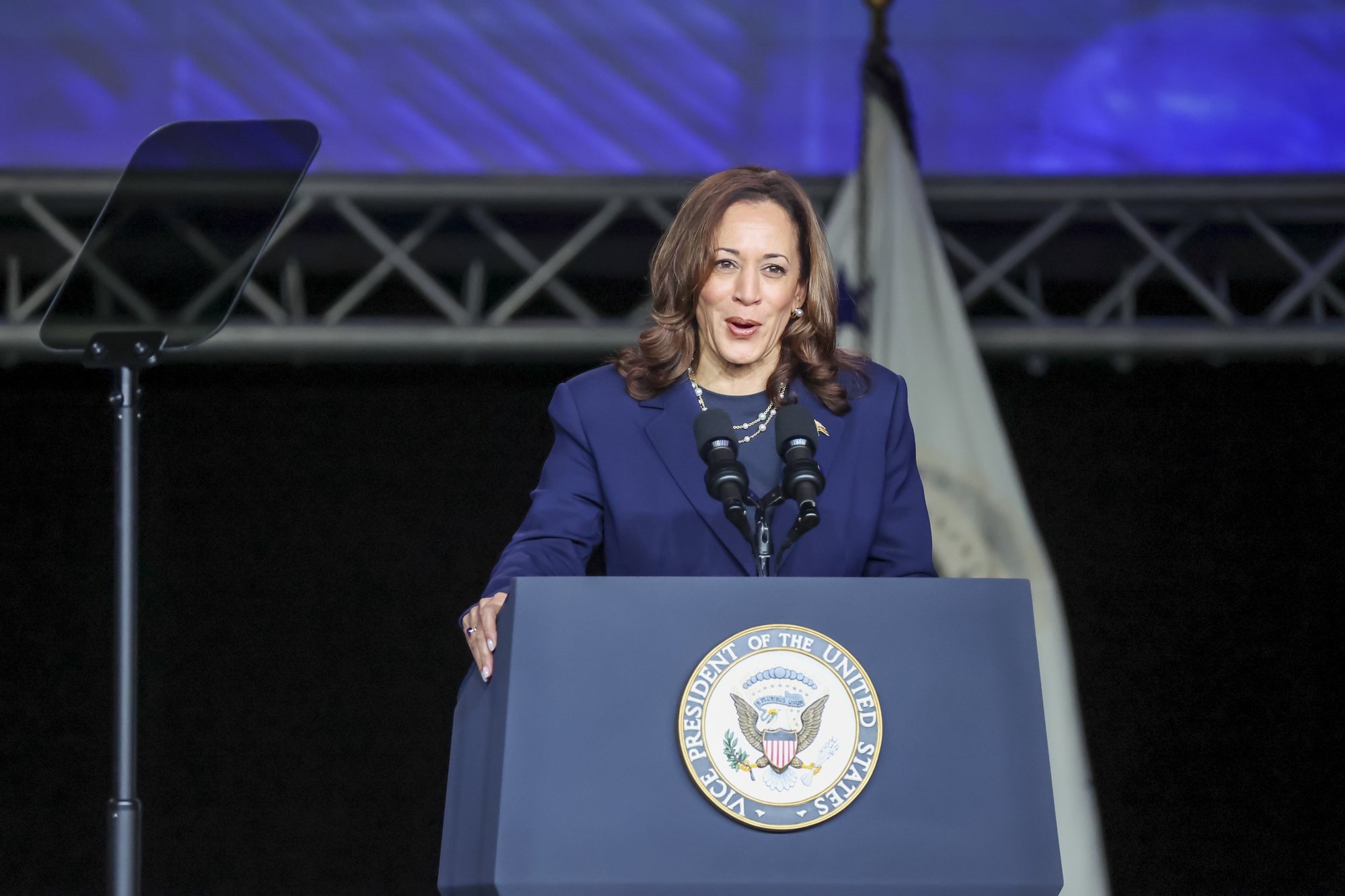 epa11514129 US Vice President Kamala Harris addresses Sigma Gamma Rho Sorority Inc.&#039;s 60th International Biennial Boule at the George R. Brown Convention Center on Houston, Texas, USA, 31 July 2024. Vice President Harris is widely expected to become the Democratic party&#039;s presidential nominee after US President Joe Biden dropped out of the race earlier this month.  EPA/LESLIE PLAZA JOHNSON