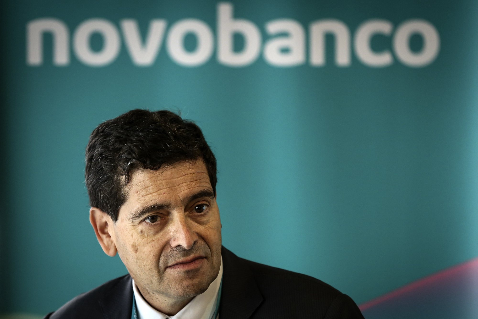 O presidente executivo do Novo Banco, António Ramalho, durante a conferência de imprensa para a apresentação da nova imagem de marca do Novo Banco, em Lisboa, 25 de outubro de 2021. RODRIGO ANTUNES/LUSA