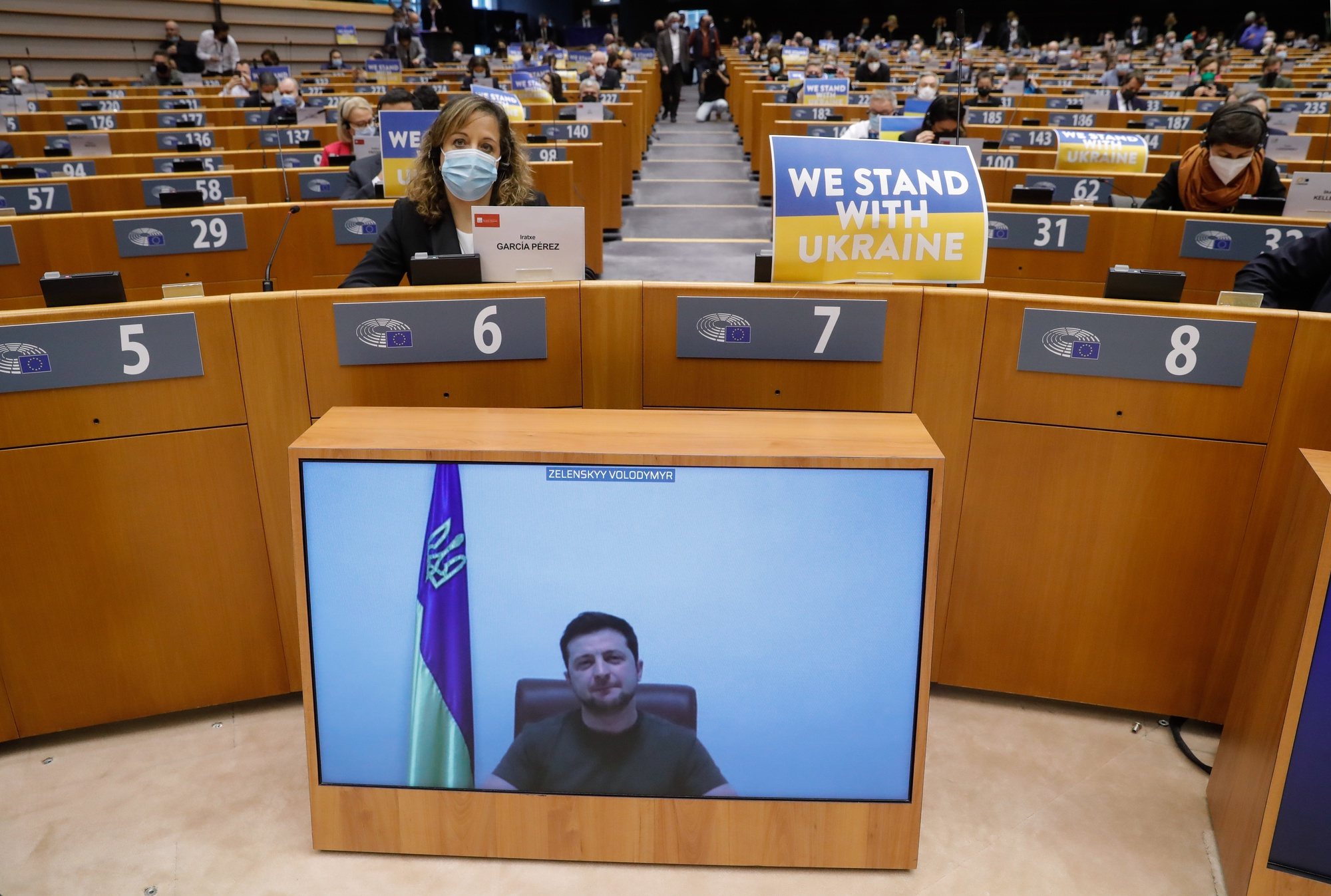 epa09793469 Ukrainian President Volodymyr Zelensky  addresses members of the European Parliament via video conference during an extraordinary Plenary session debating on the &#039;Russian aggression against Ukraine&#039; at the European Parliament in Brussels, Belgium, 01 March 2022. MEPs will debate &#039;Russia&#039;s invasion of Ukraine&#039; and vote on a related resolution.  EPA/STEPHANIE LECOCQ