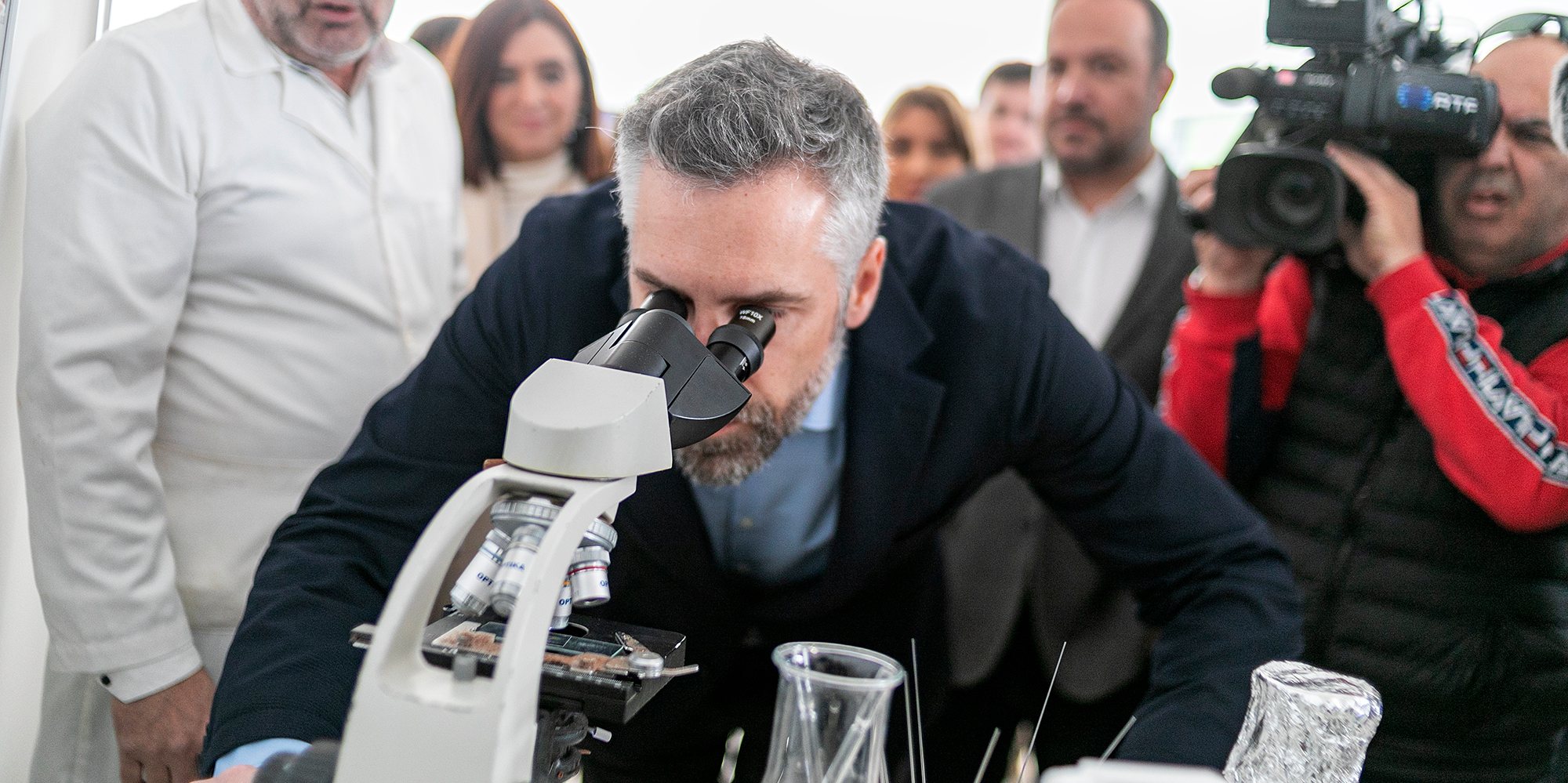 Tal como Costa e 2022, também Pedro Nuno começou campanha oficial pelas ilhas. Nos Açores (São Miguel) visitou uma emoresa de biotecnologia.