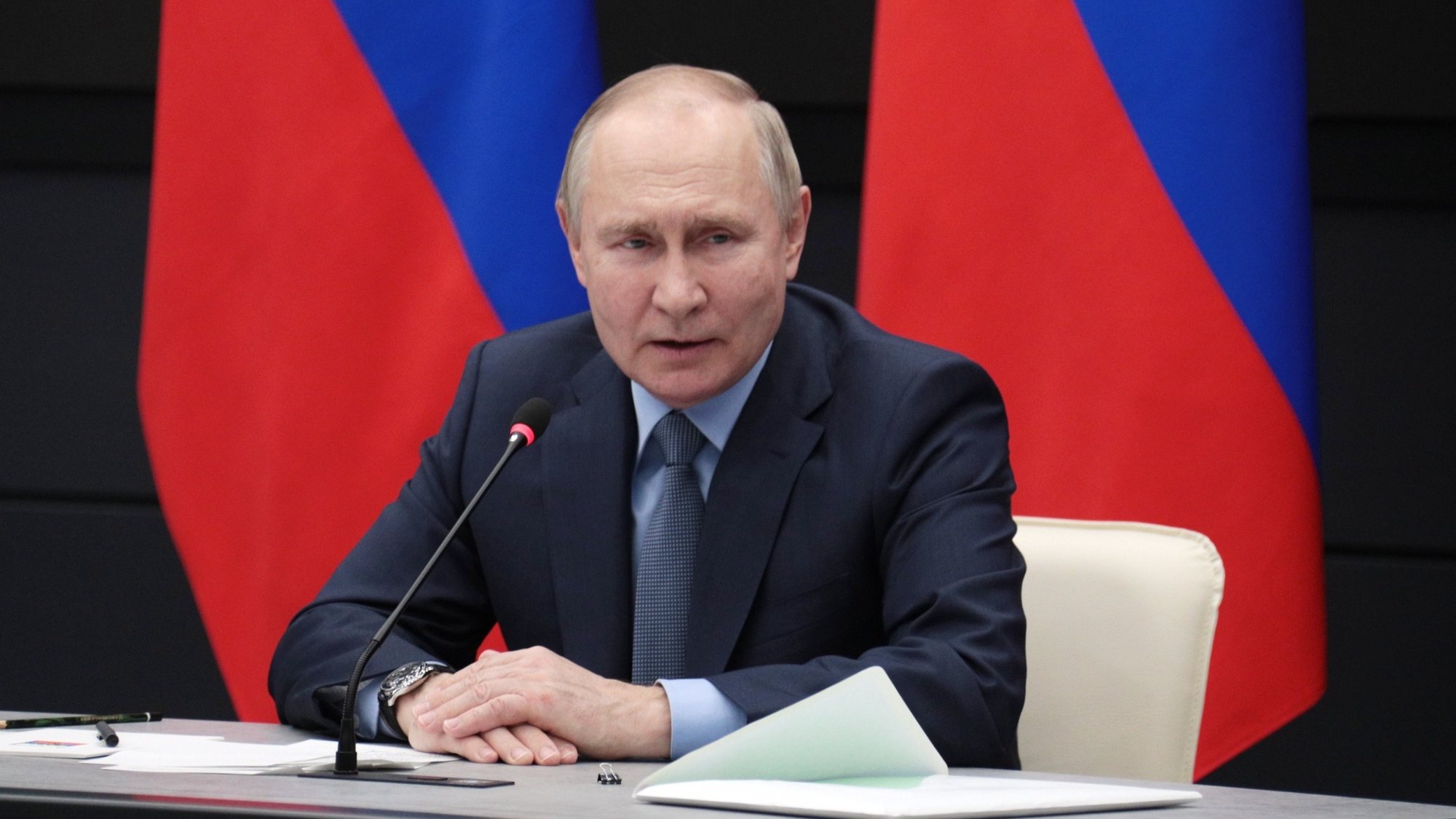 epa10377235 Russian President Vladimir Putin chairs a meeting with leadership of military-industrial complex enterprises in Tula, Russia, 23 December 2022. Vladimir Putin set the task of providing the troops with all the necessary weapons in a short time.  EPA/SPUTNIK/KREMLIN POOL / POOL MANDATORY CREDIT