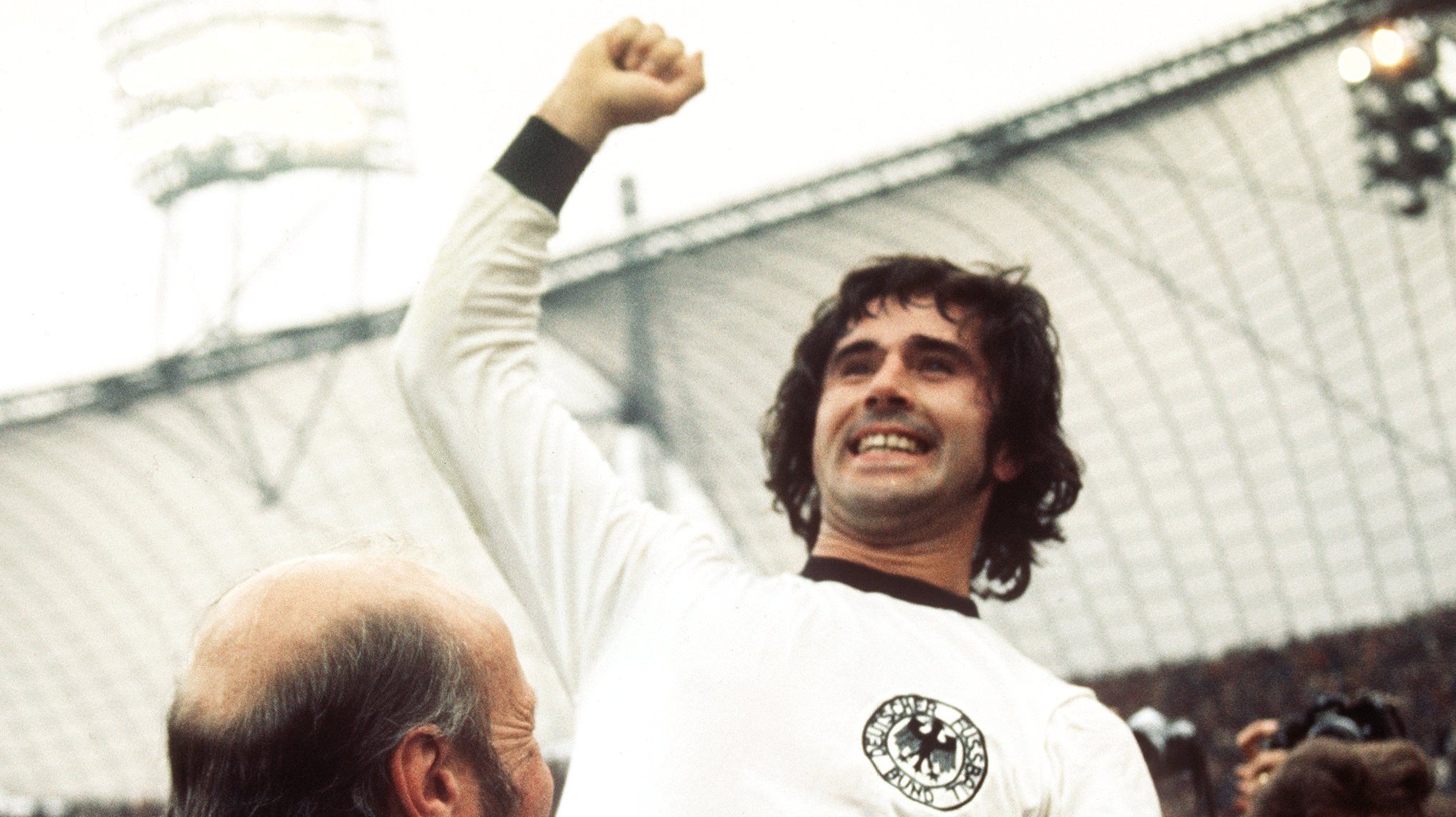 O avançado chegou ao Bayern no verão de 1964 e só deixou o clube em 1979