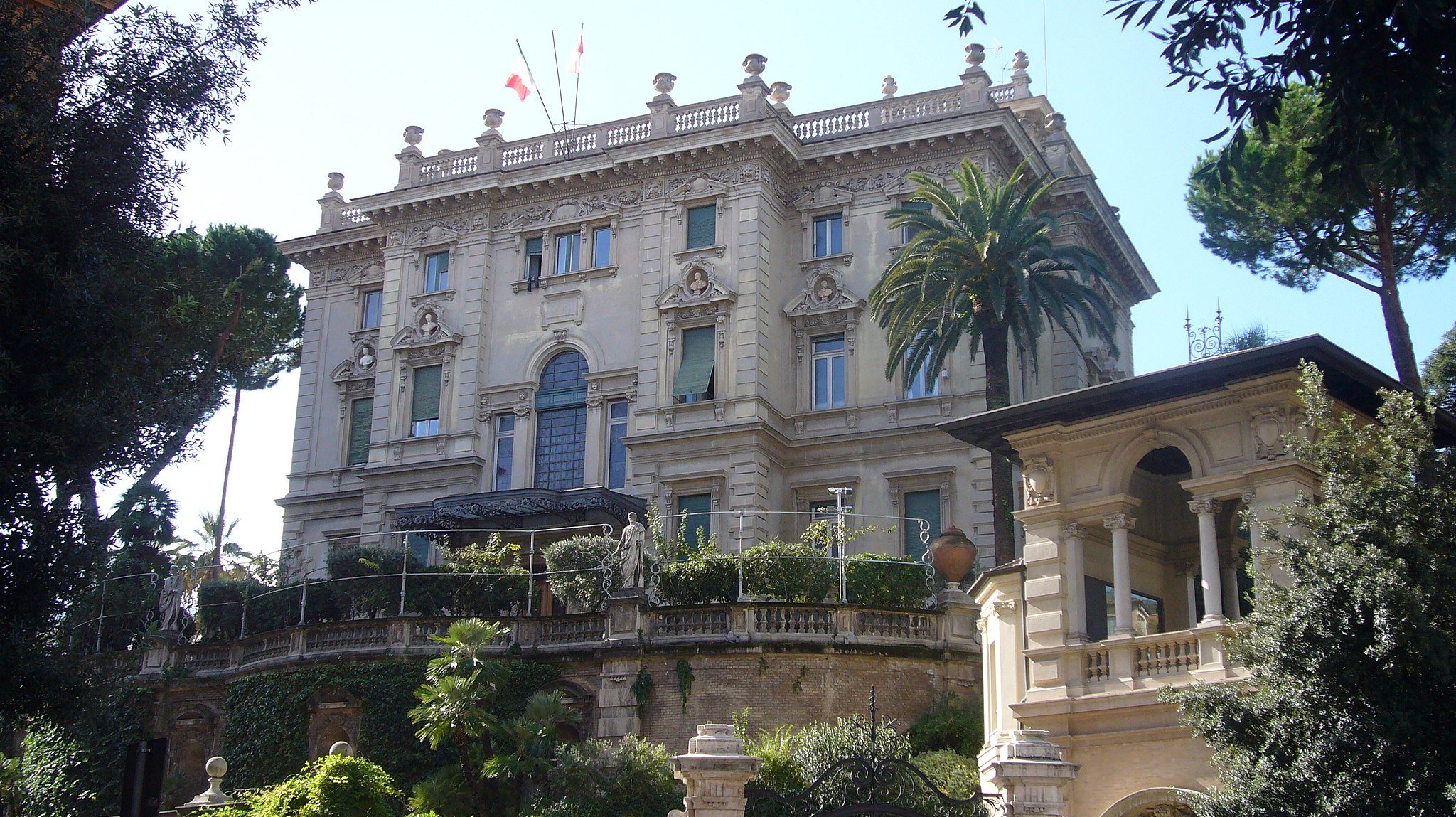 O palácio de 40 quartos no coração de Roma é a casa da princesa Rita Boncompagni Ludovisi