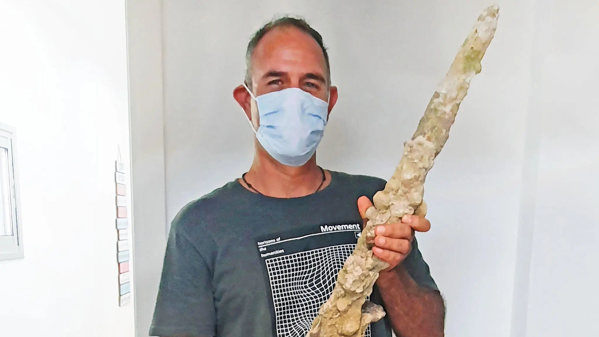 Espada de 900 anos encontrada em costa Israelita