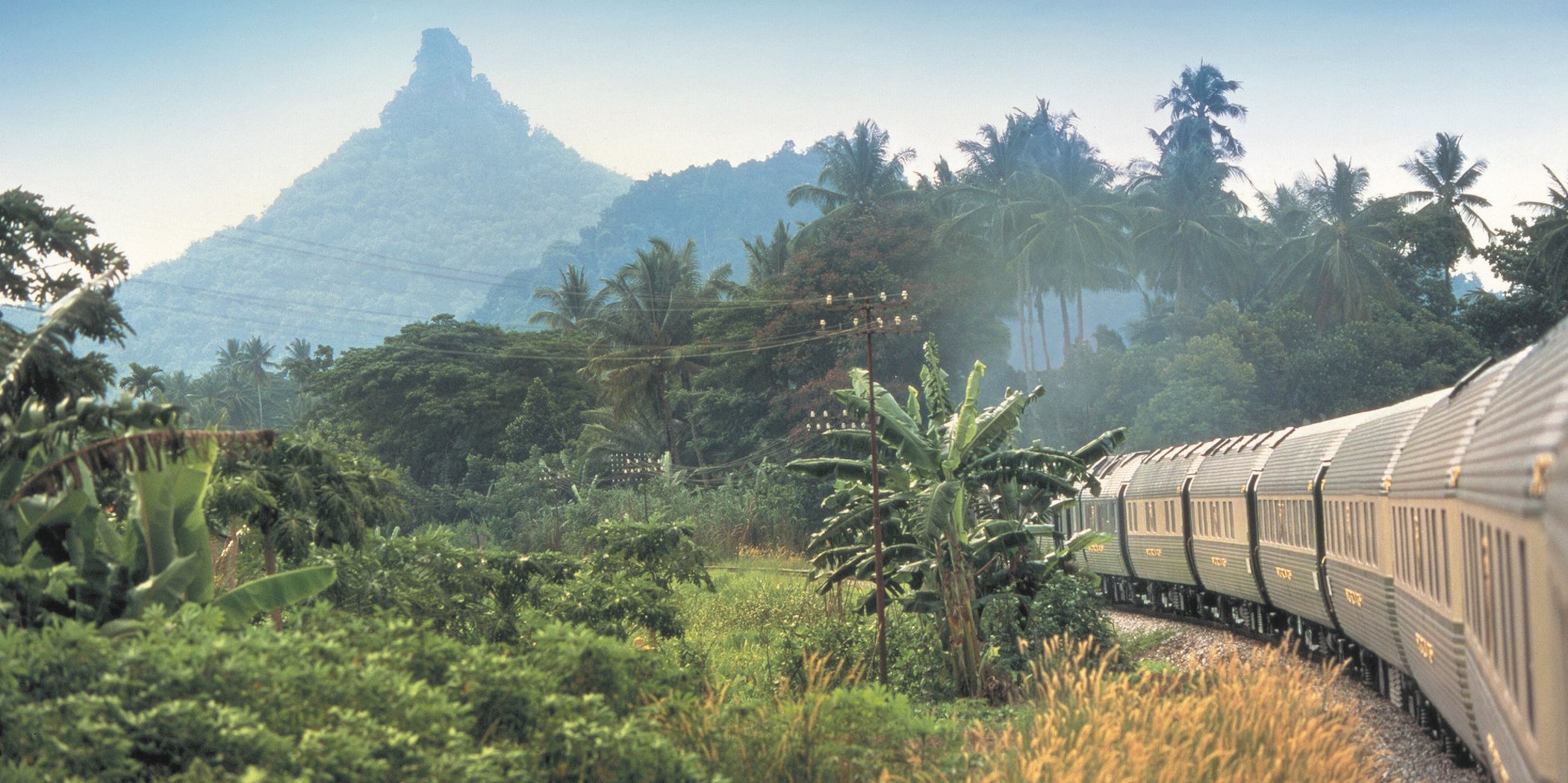 Pela Malásia. Uma imagem do comboio Eastern & Oriental Express, A Belmond Train, Southeast Asia