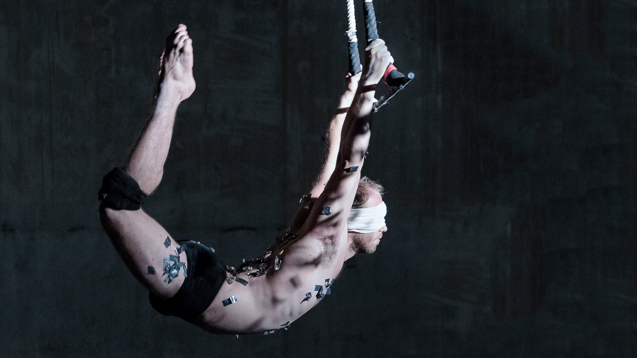 O trapezista portuense Daniel Seabra marcará presenta no famoso Circo de Natal do Coliseu do Porto