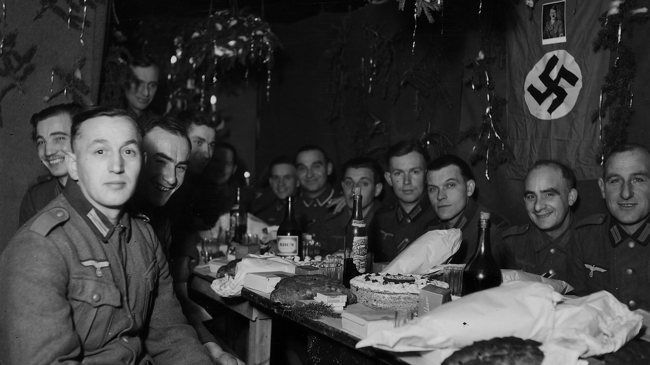 2. World War, Christmas, (- celebrations)
