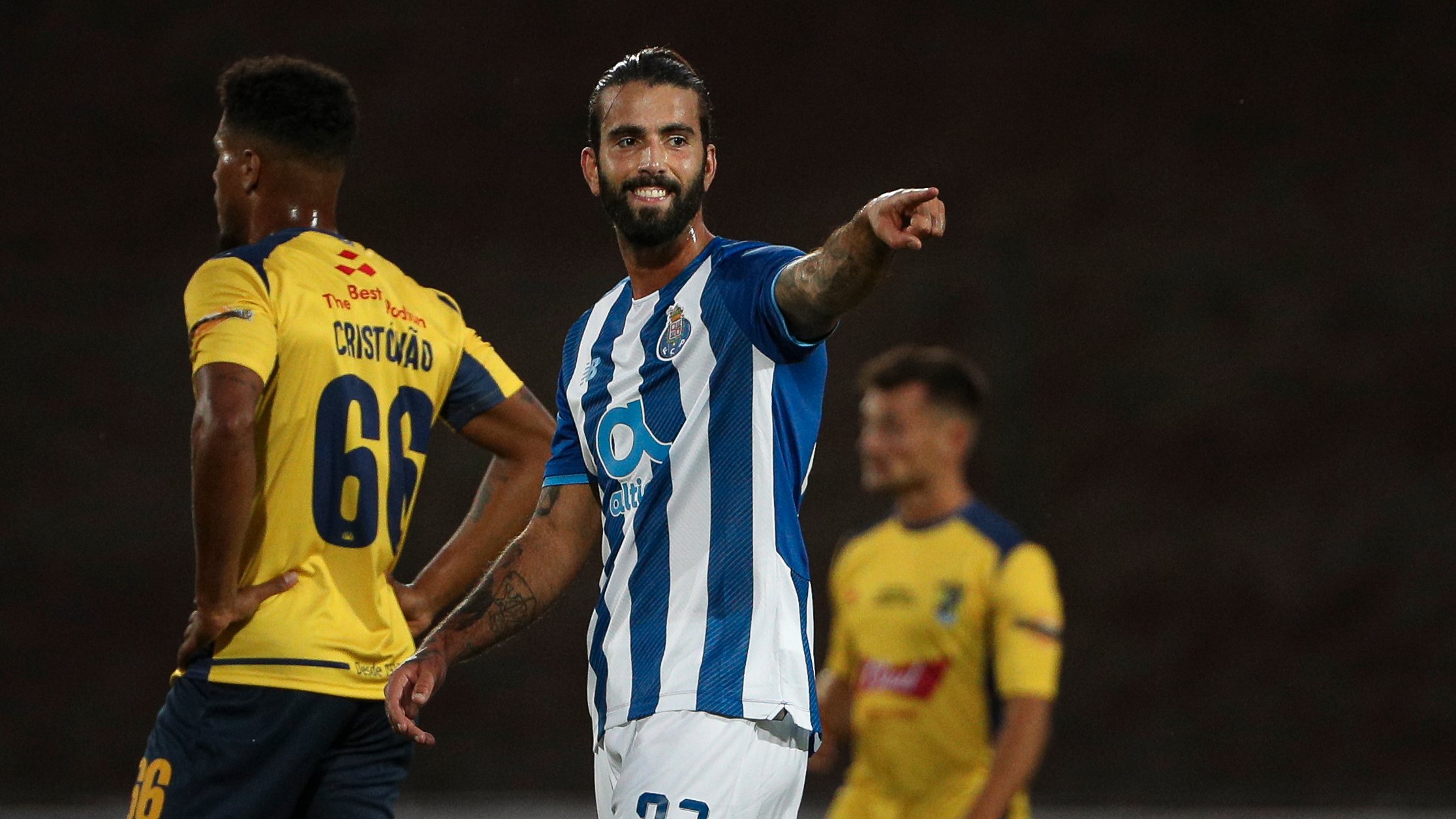 O internacional marcou dois dos cinco golos que o FC Porto apontou ao Sintrense